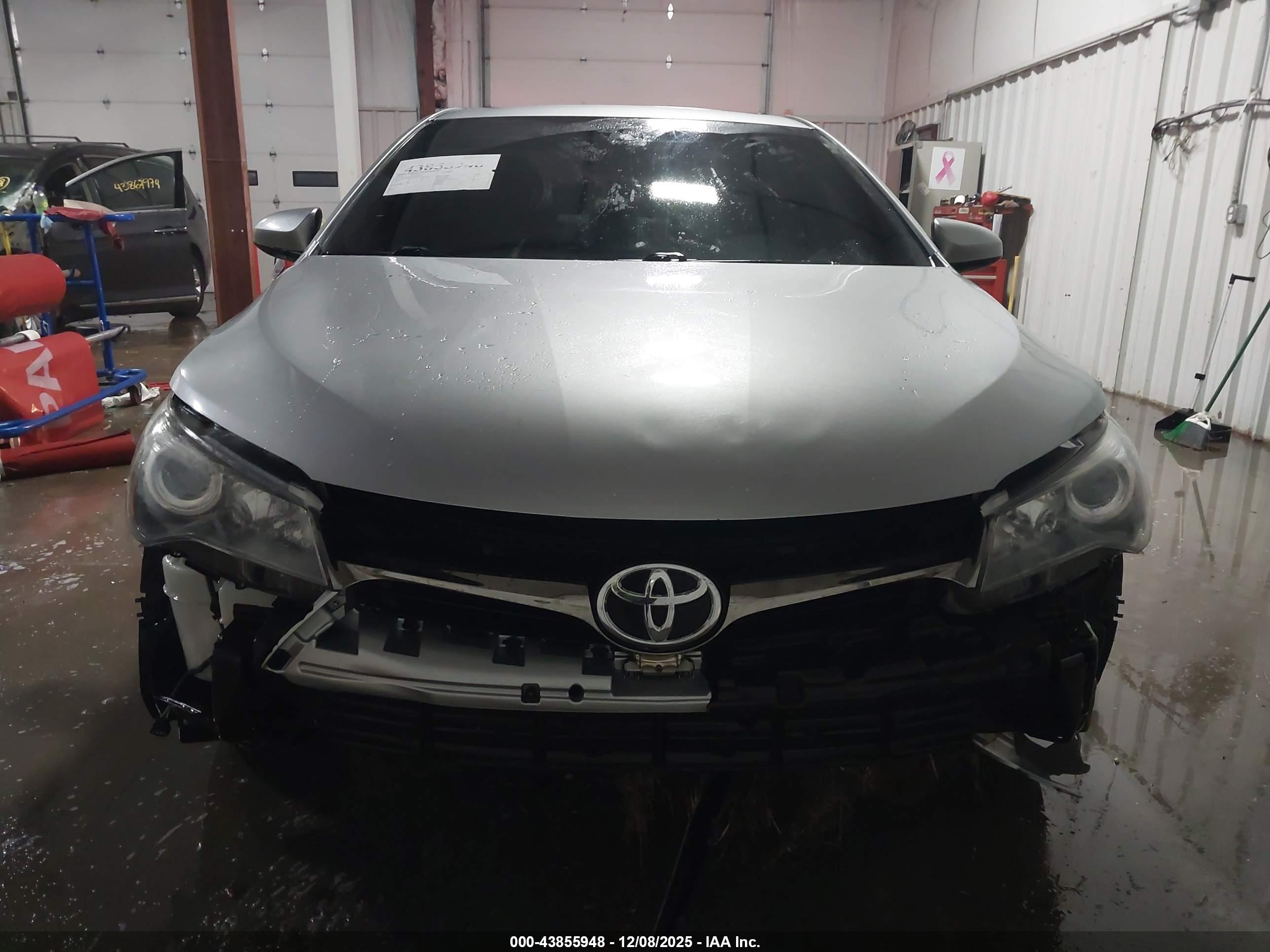 TOYOTA CAMRY image 6