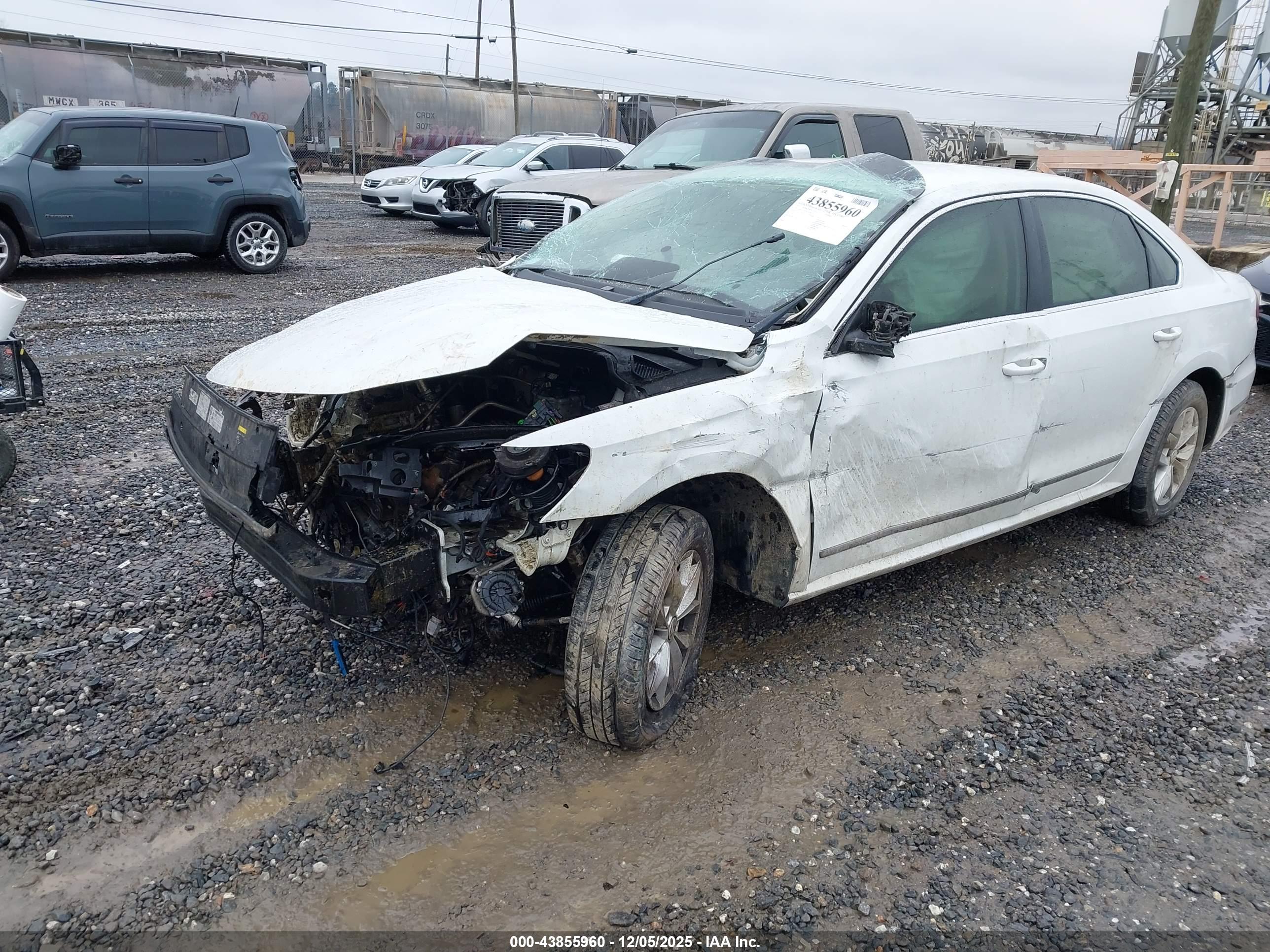 VOLKSWAGEN PASSAT image 2