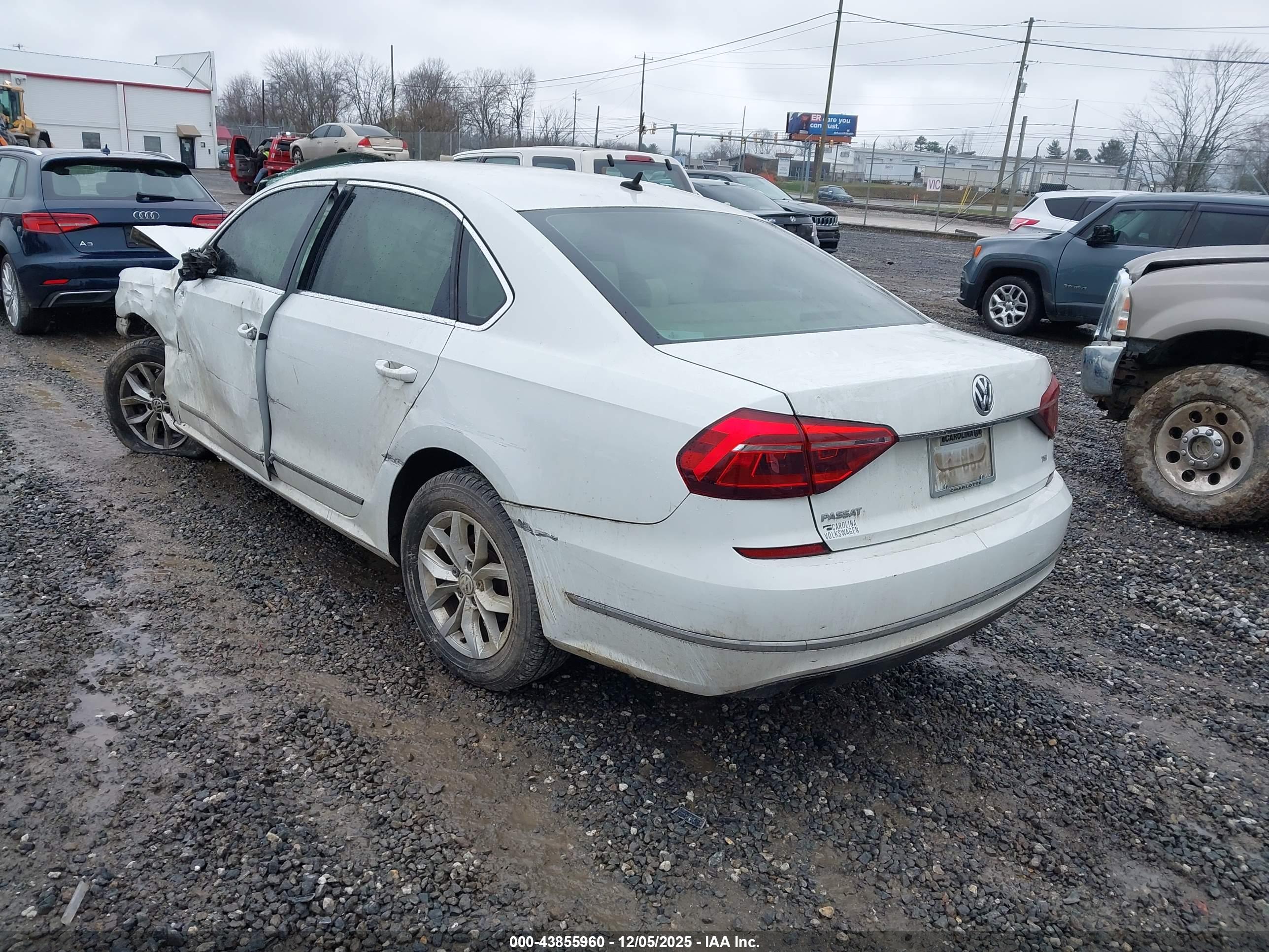 VOLKSWAGEN PASSAT image 3