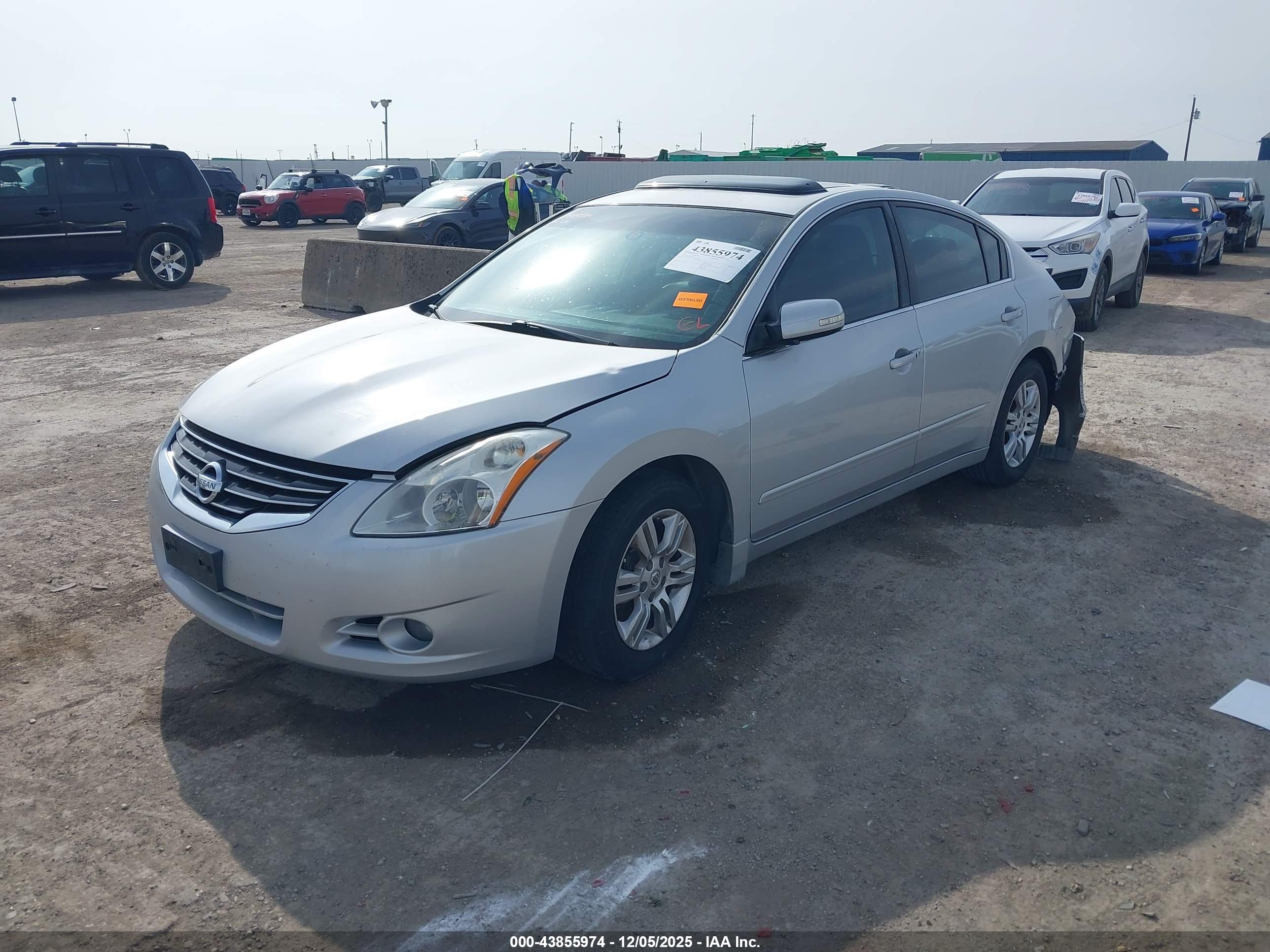 NISSAN ALTIMA image 2