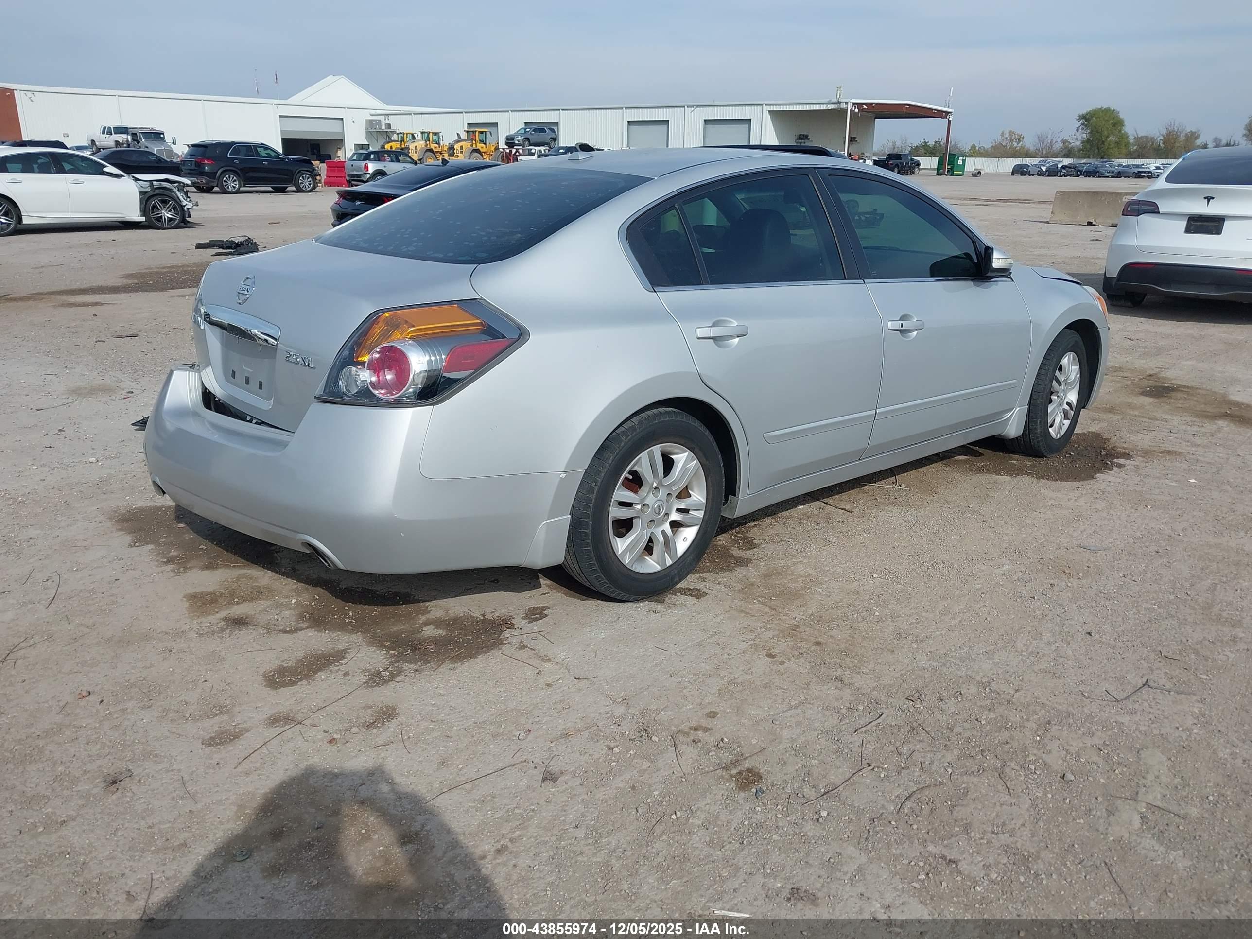 NISSAN ALTIMA image 4