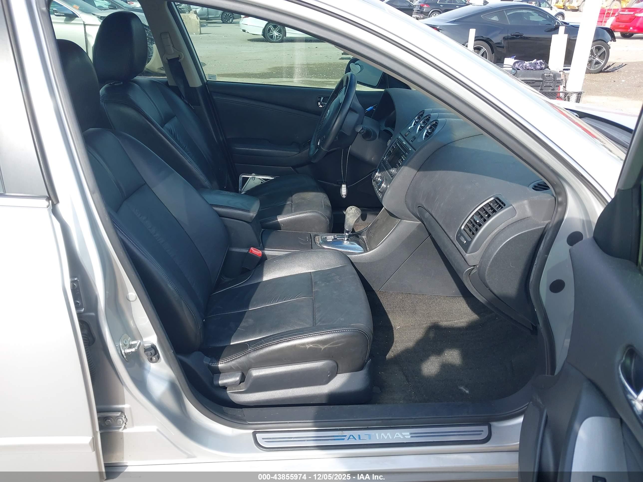 NISSAN ALTIMA image 5