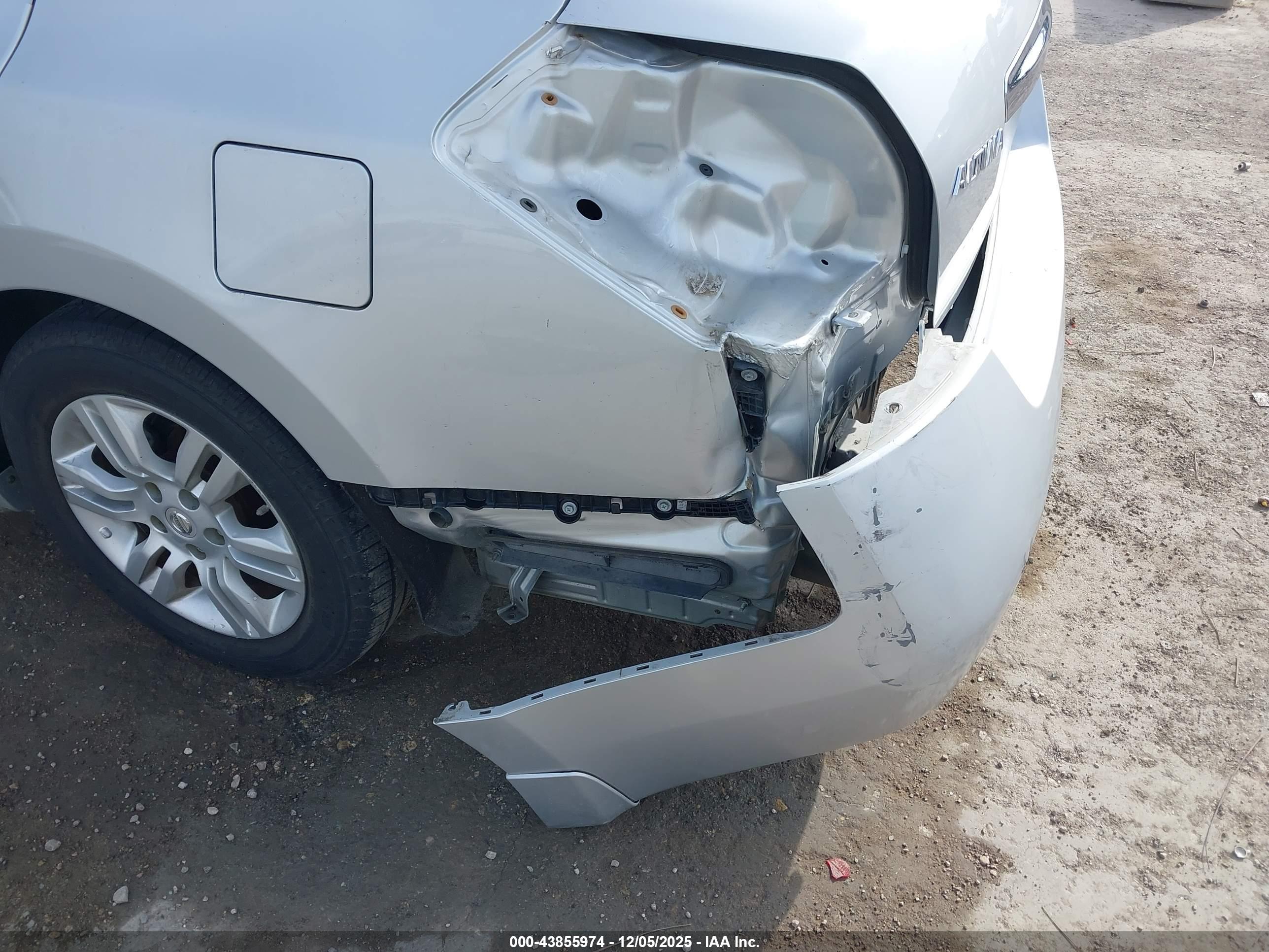 NISSAN ALTIMA image 6