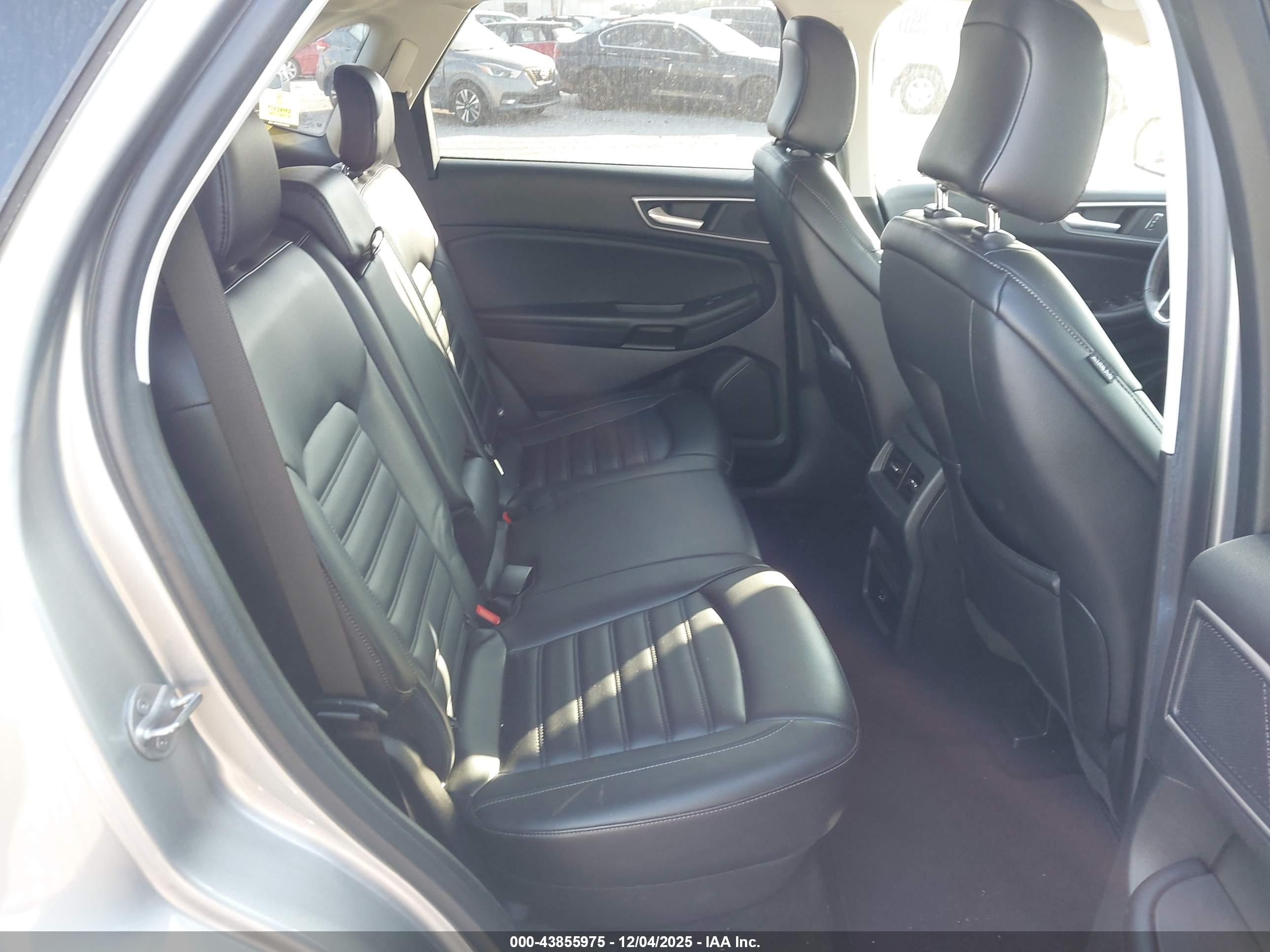 FORD EDGE image 8