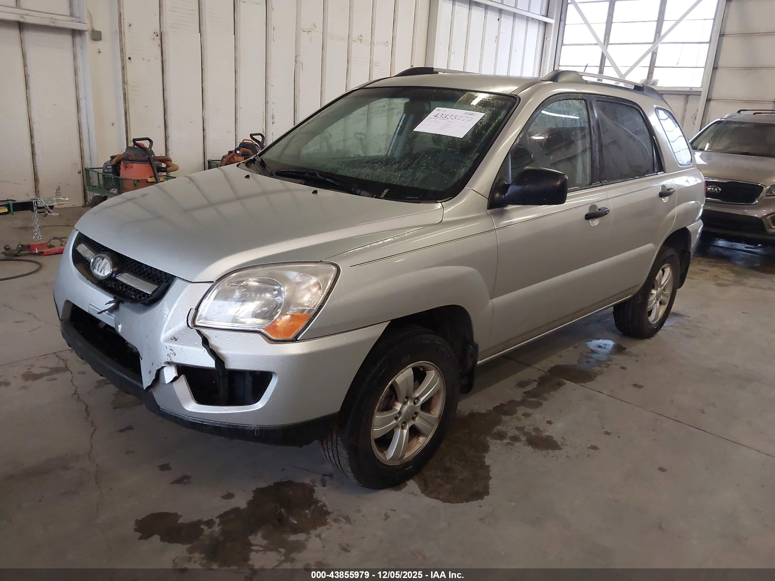 KIA SPORTAGE image 2