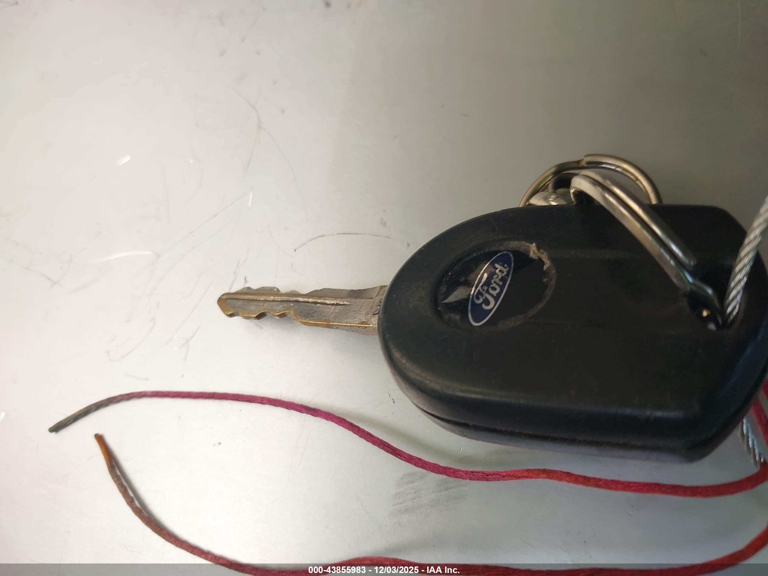 FORD FUSION image 11
