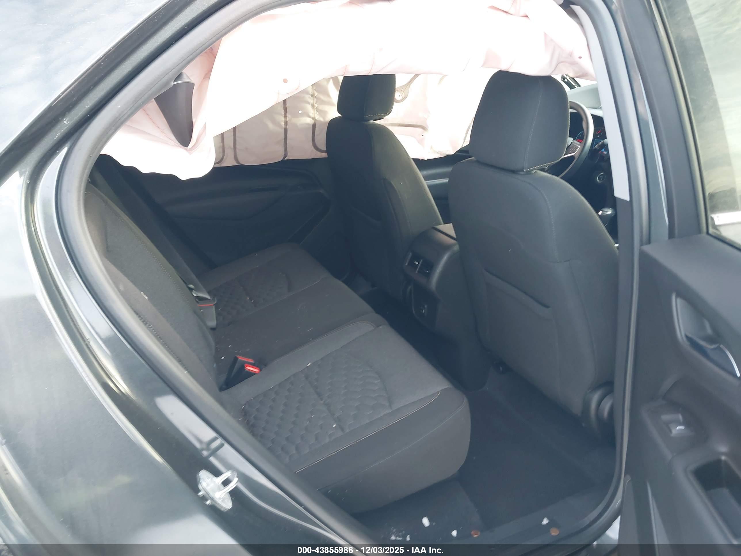 CHEVROLET EQUINOX image 8