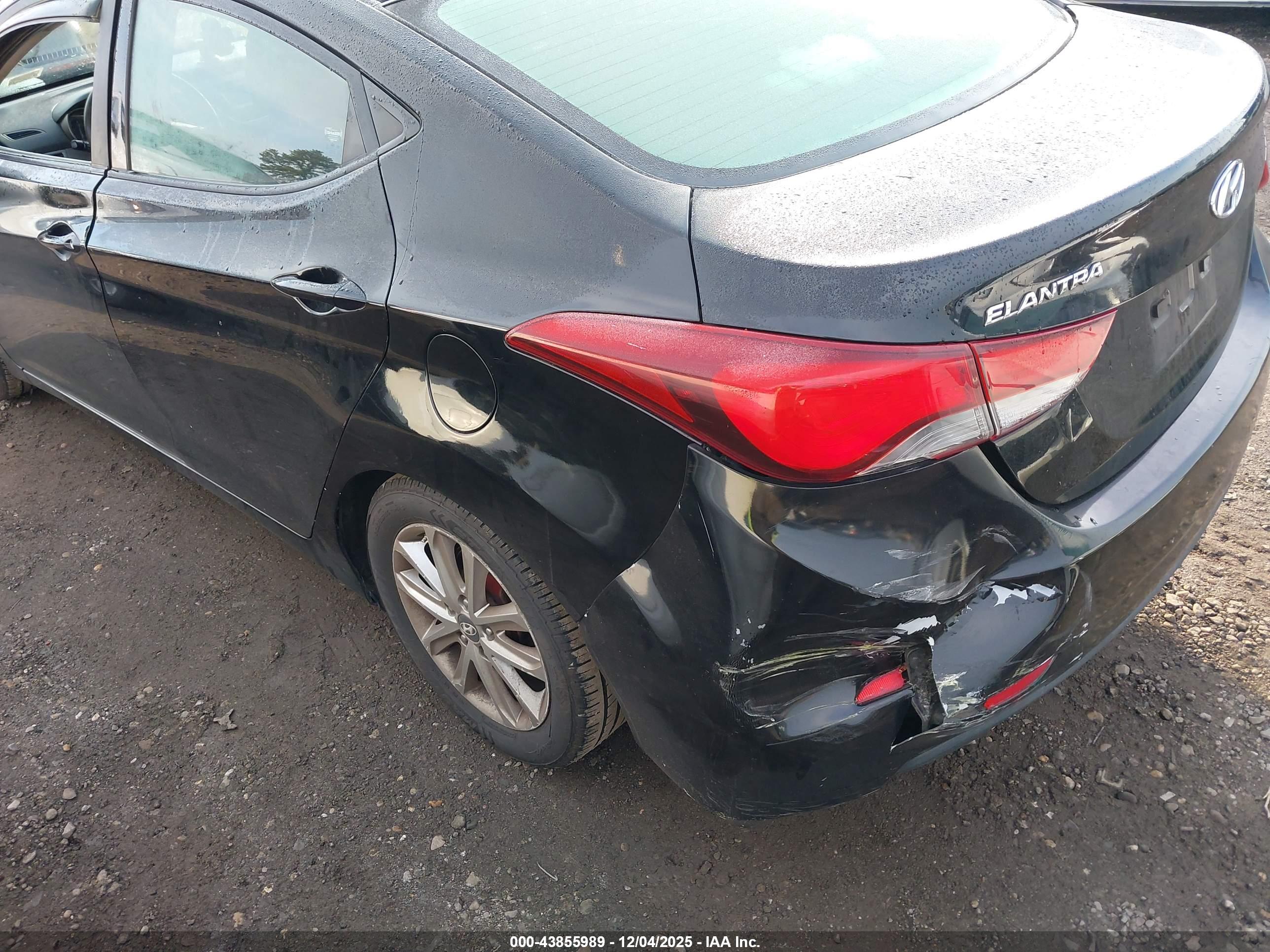 HYUNDAI ELANTRA image 6