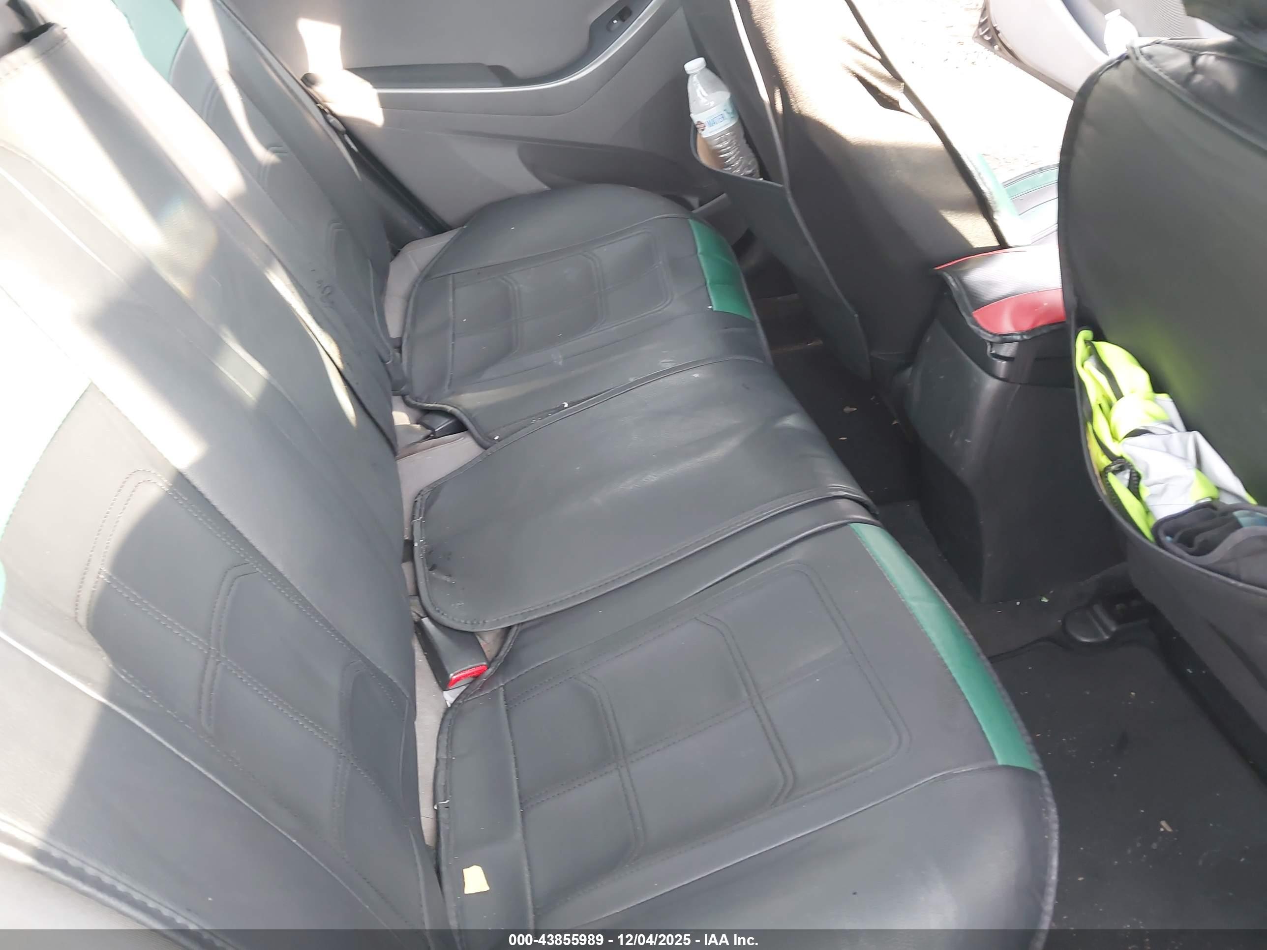 HYUNDAI ELANTRA image 8