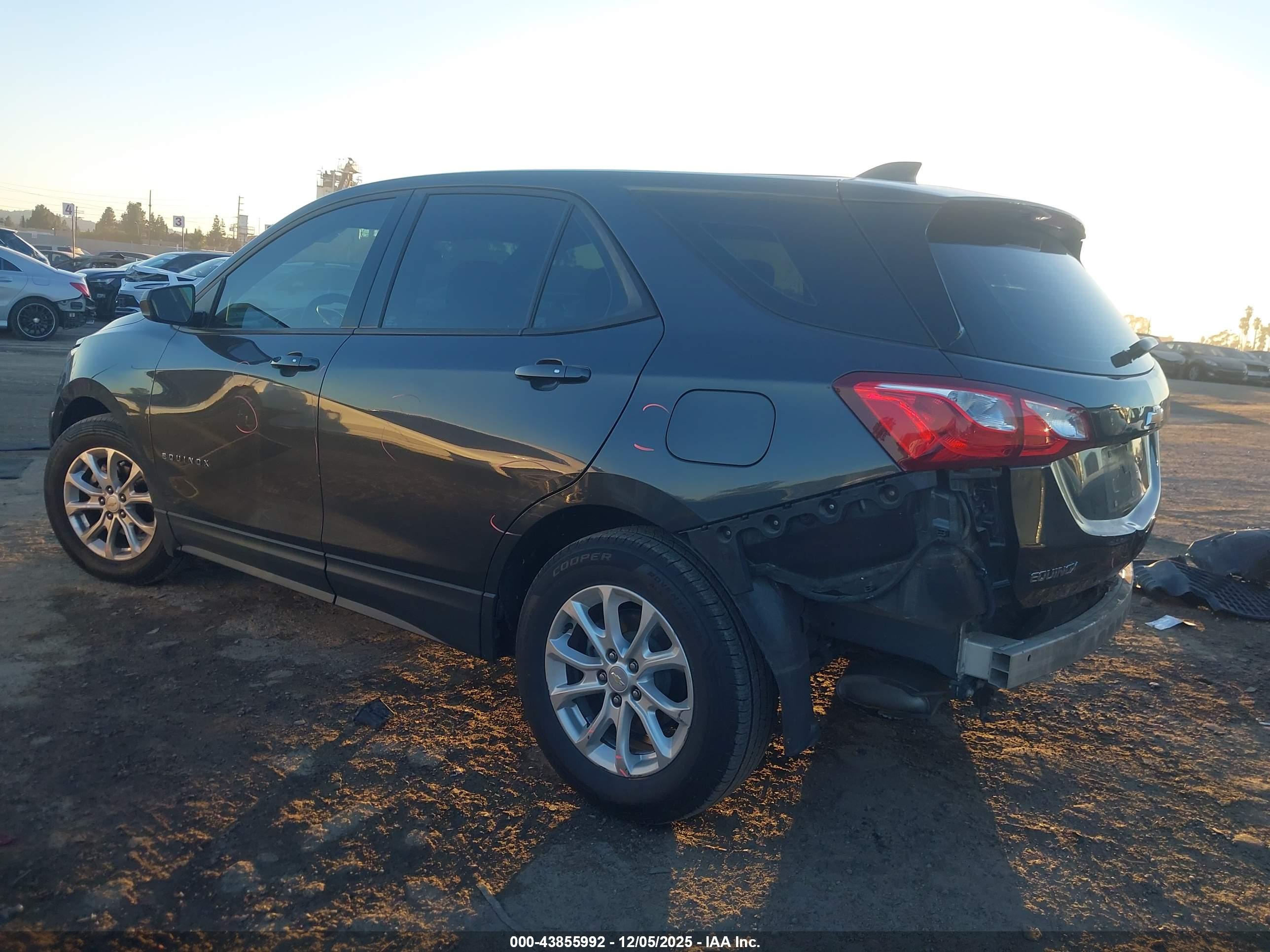 CHEVROLET EQUINOX image 3