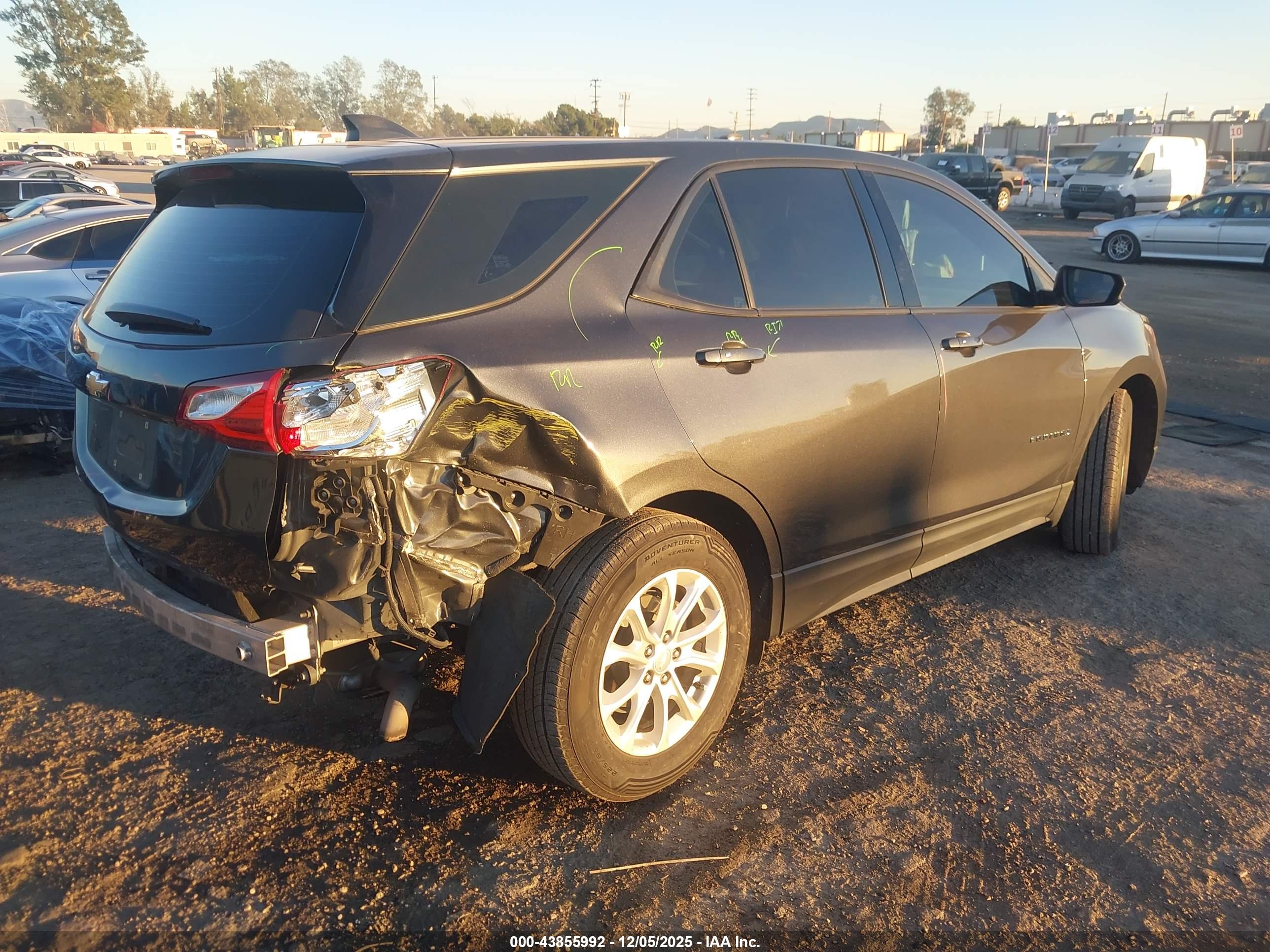 CHEVROLET EQUINOX image 4