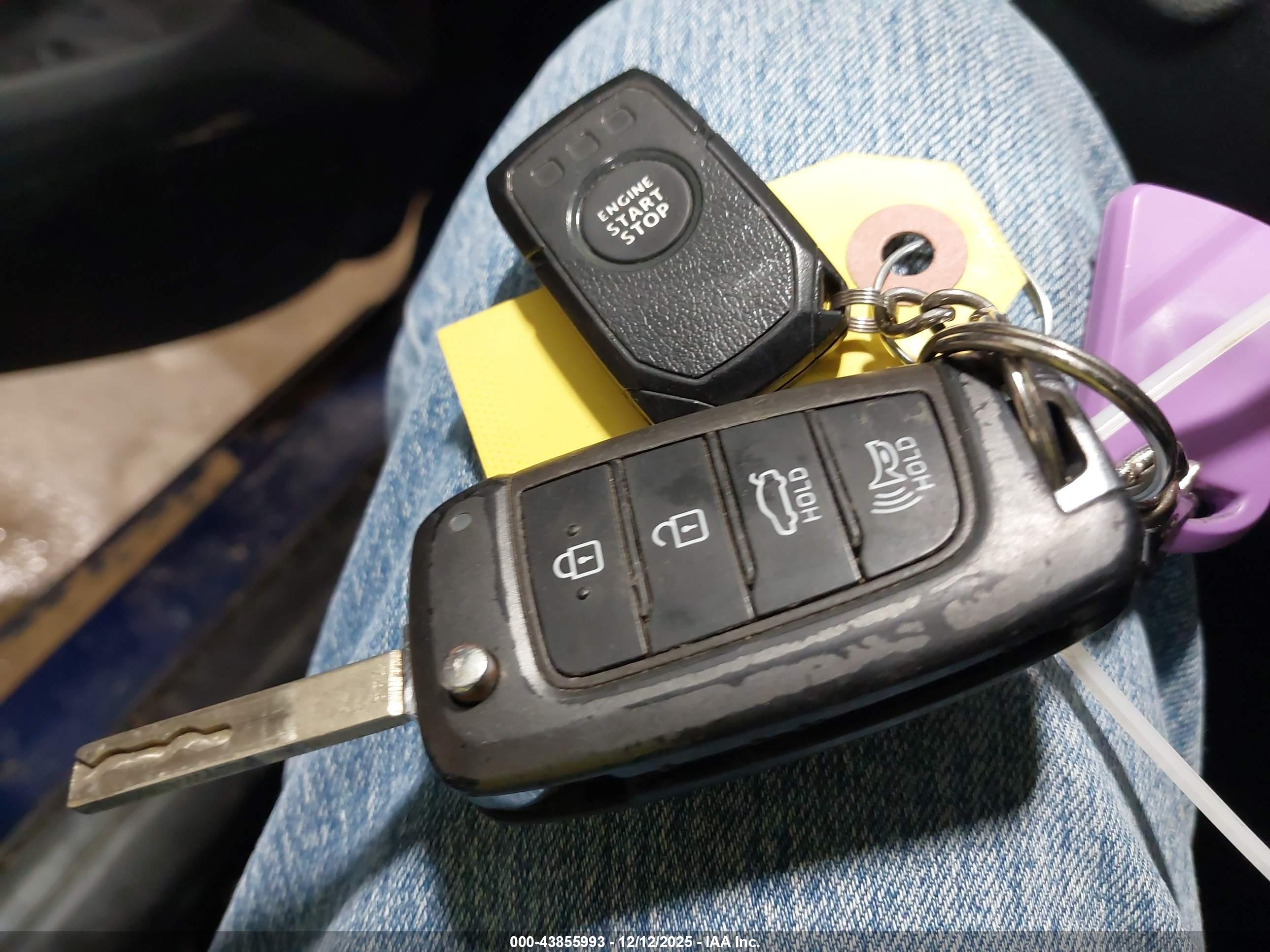 HYUNDAI ACCENT image 11