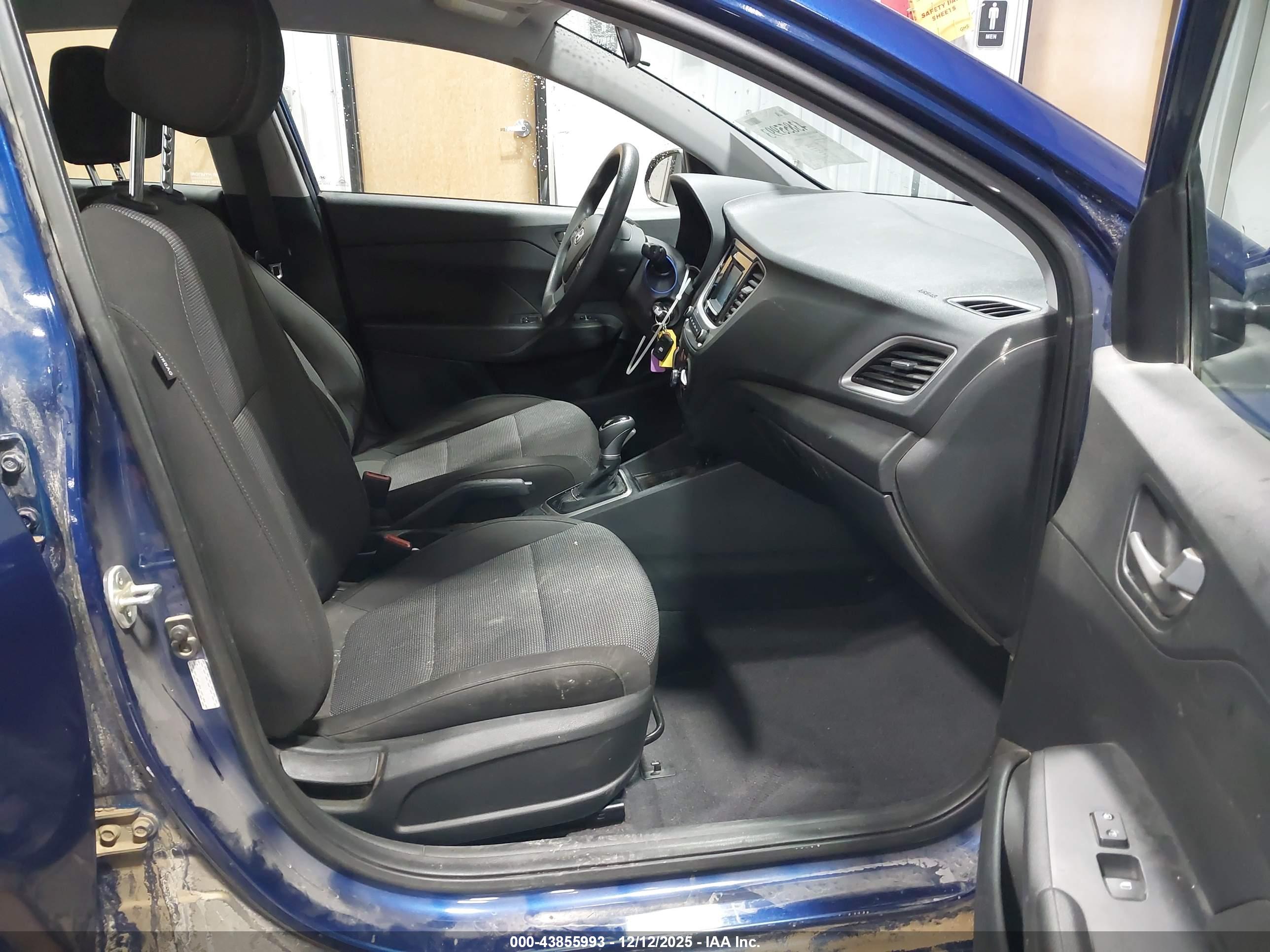 HYUNDAI ACCENT image 5