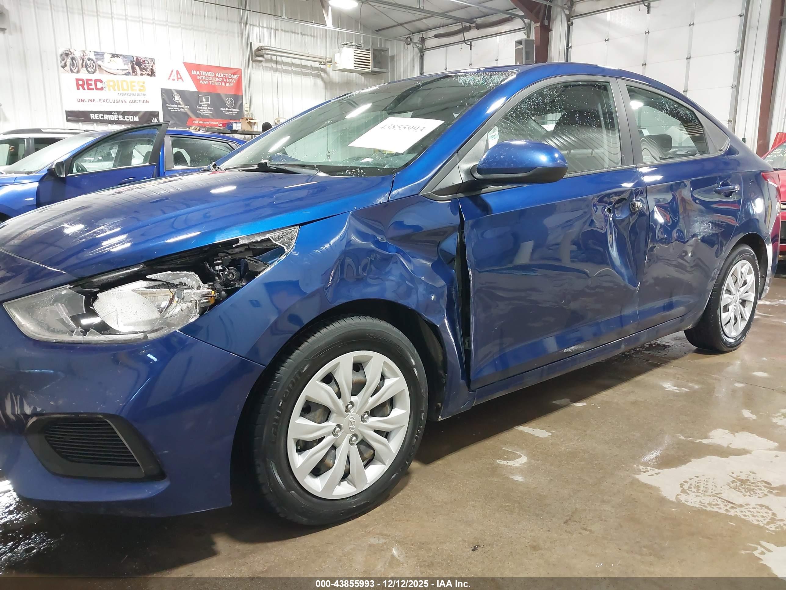 HYUNDAI ACCENT image 6