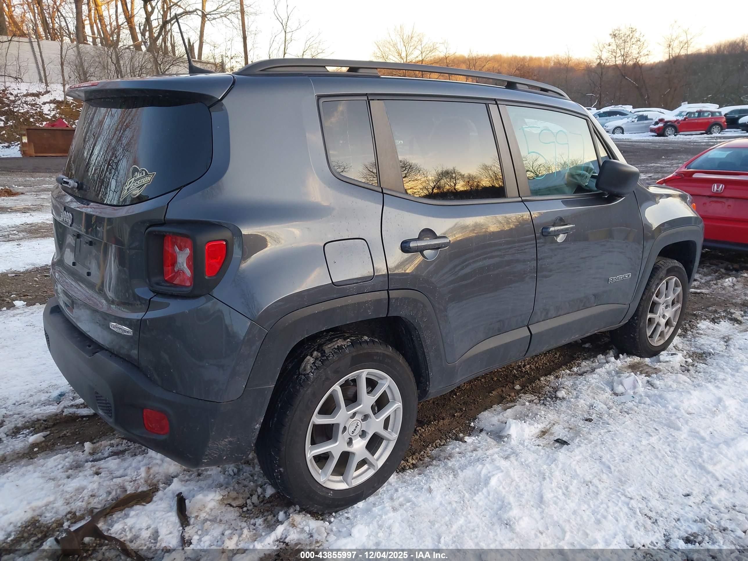 JEEP RENEGADE image 4