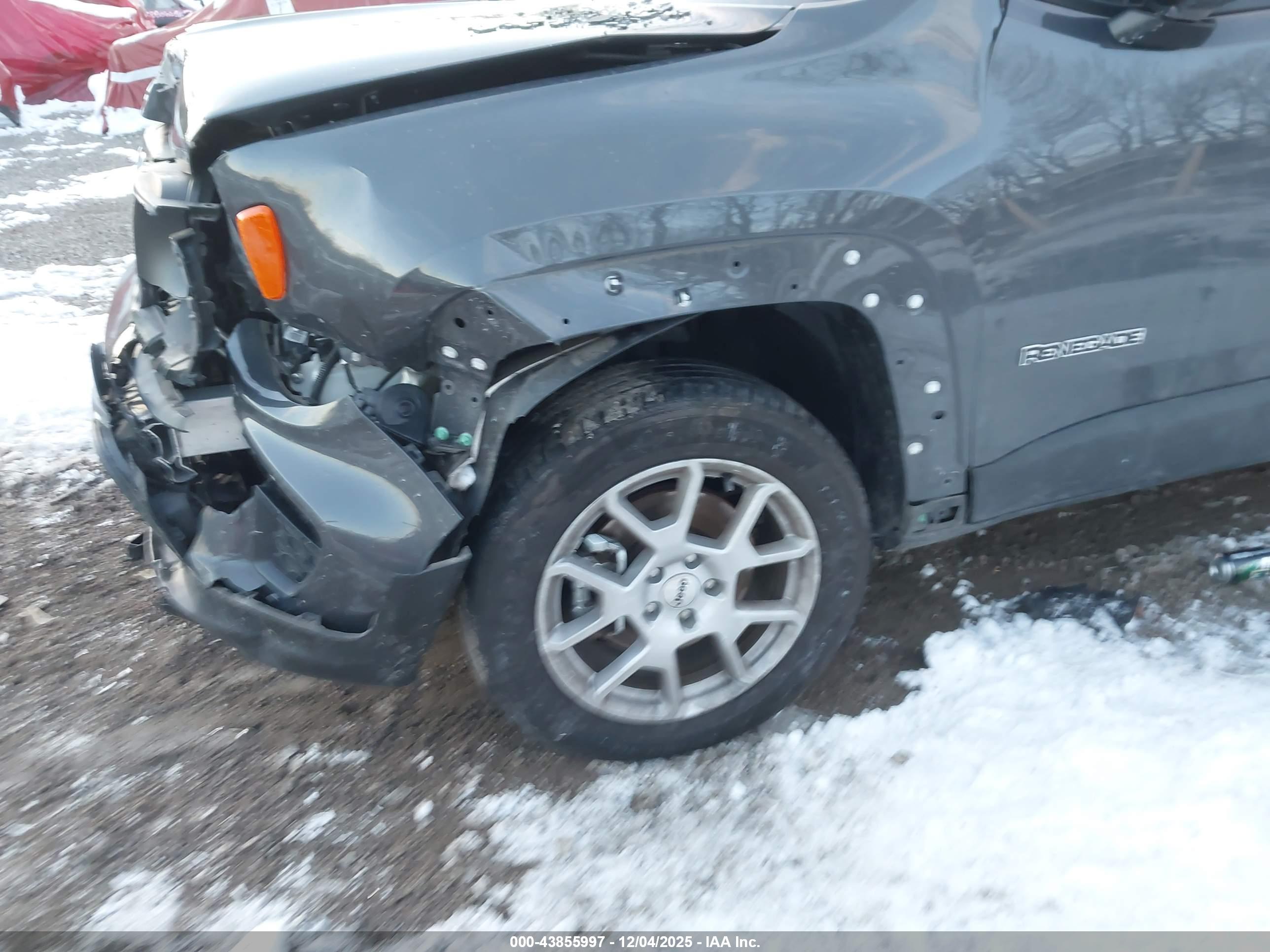JEEP RENEGADE image 6