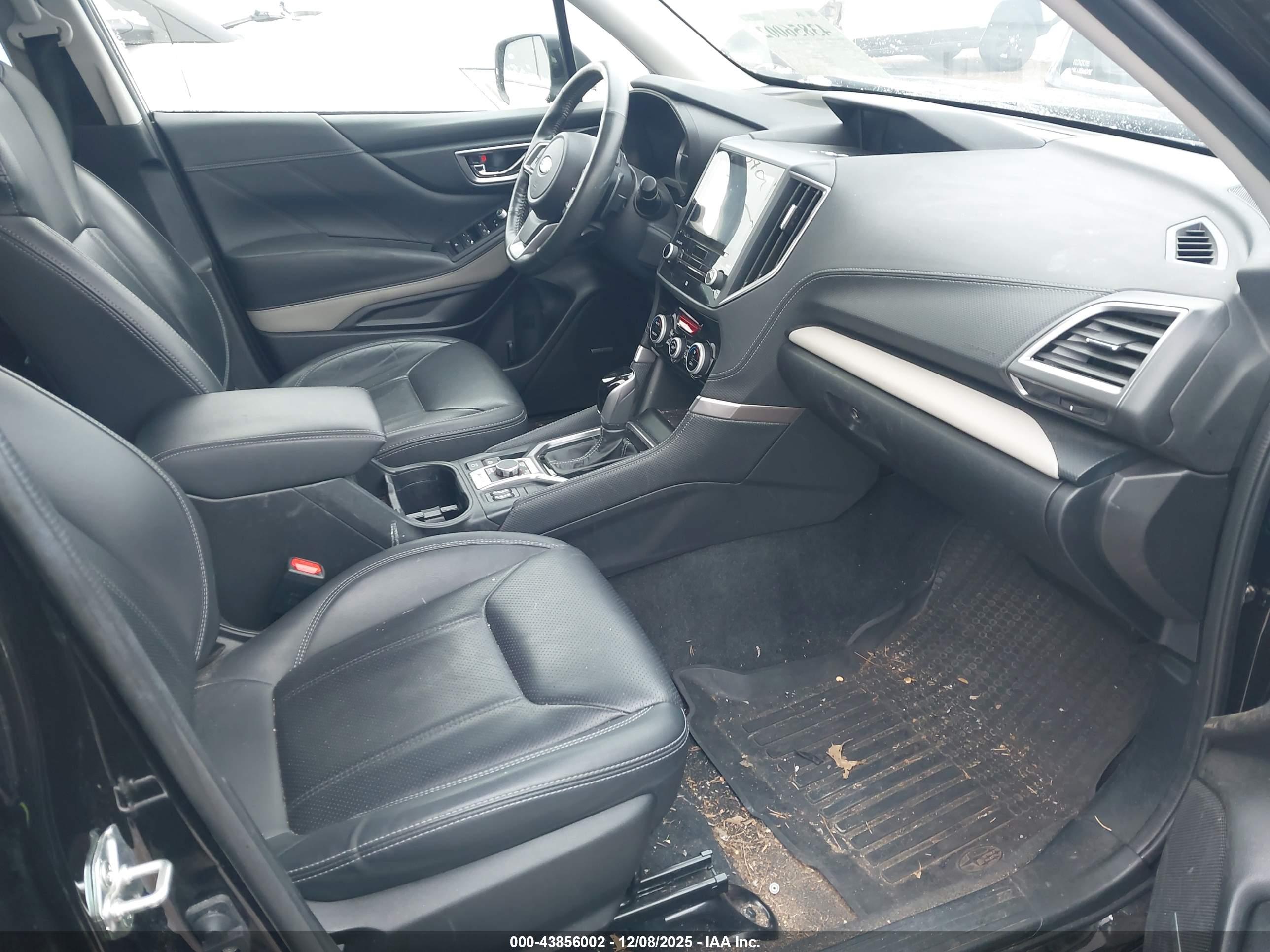 SUBARU FORESTER image 5