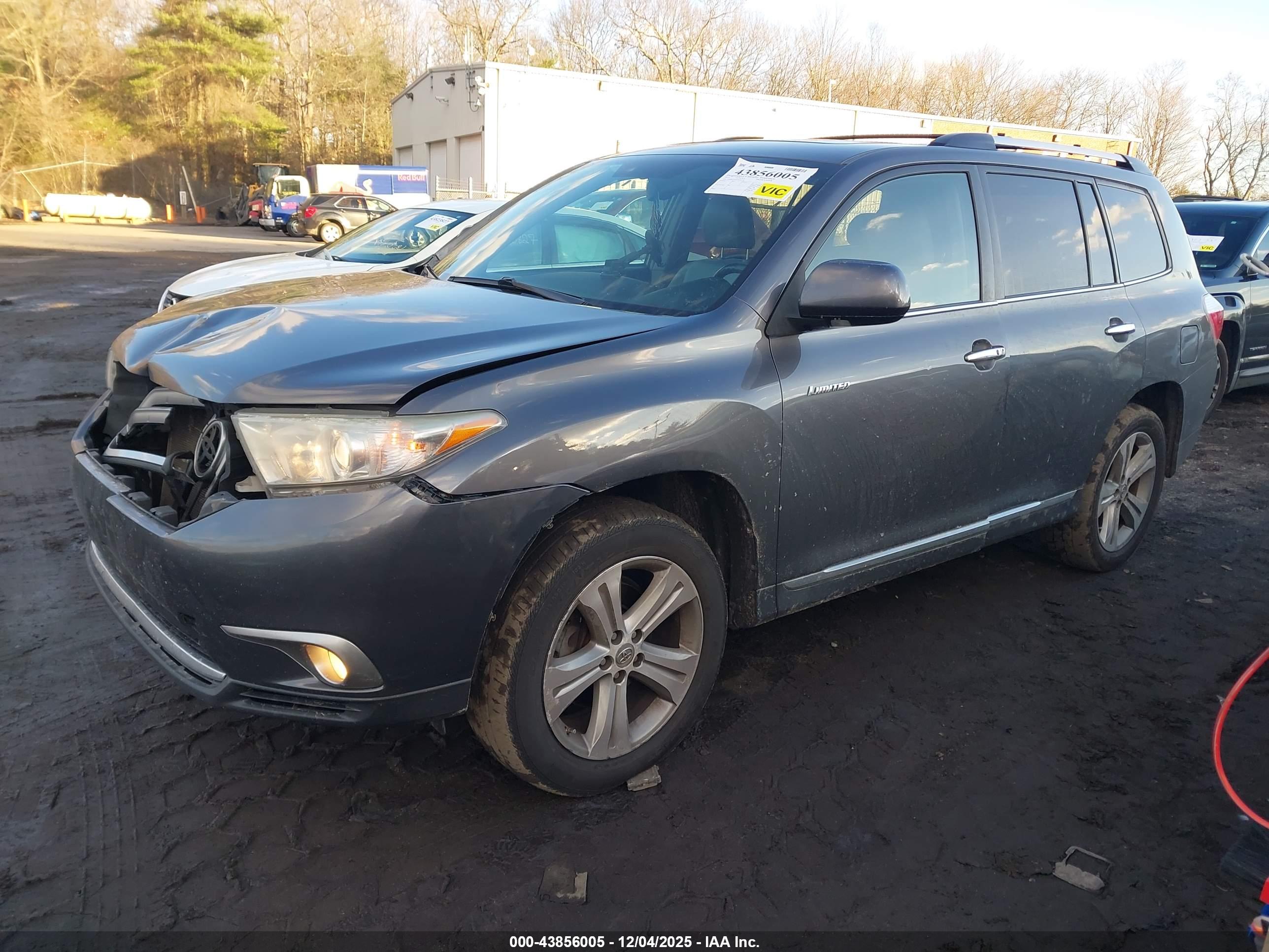 TOYOTA HIGHLANDER image 2