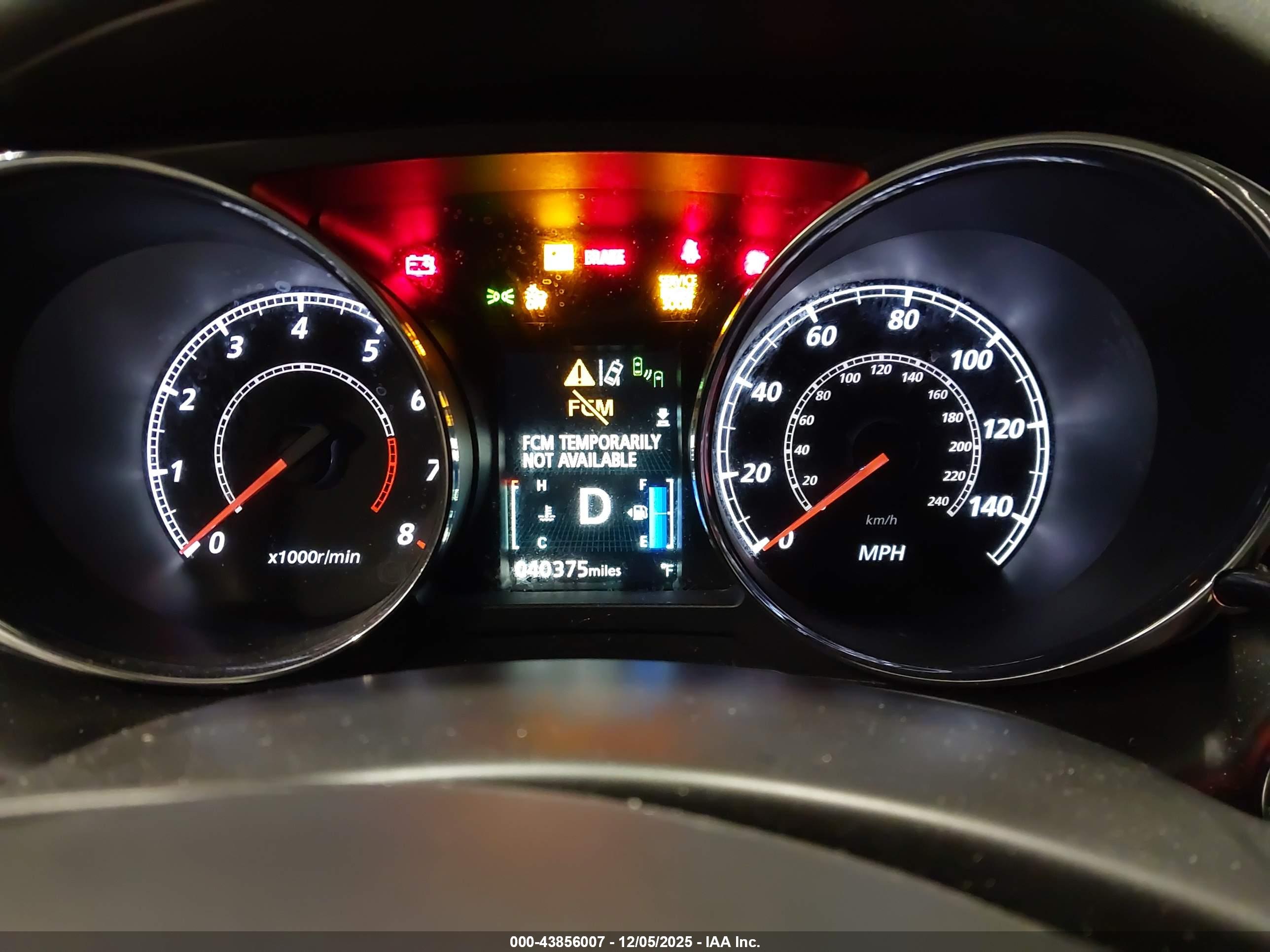 MITSUBISHI OUTLANDER image 7