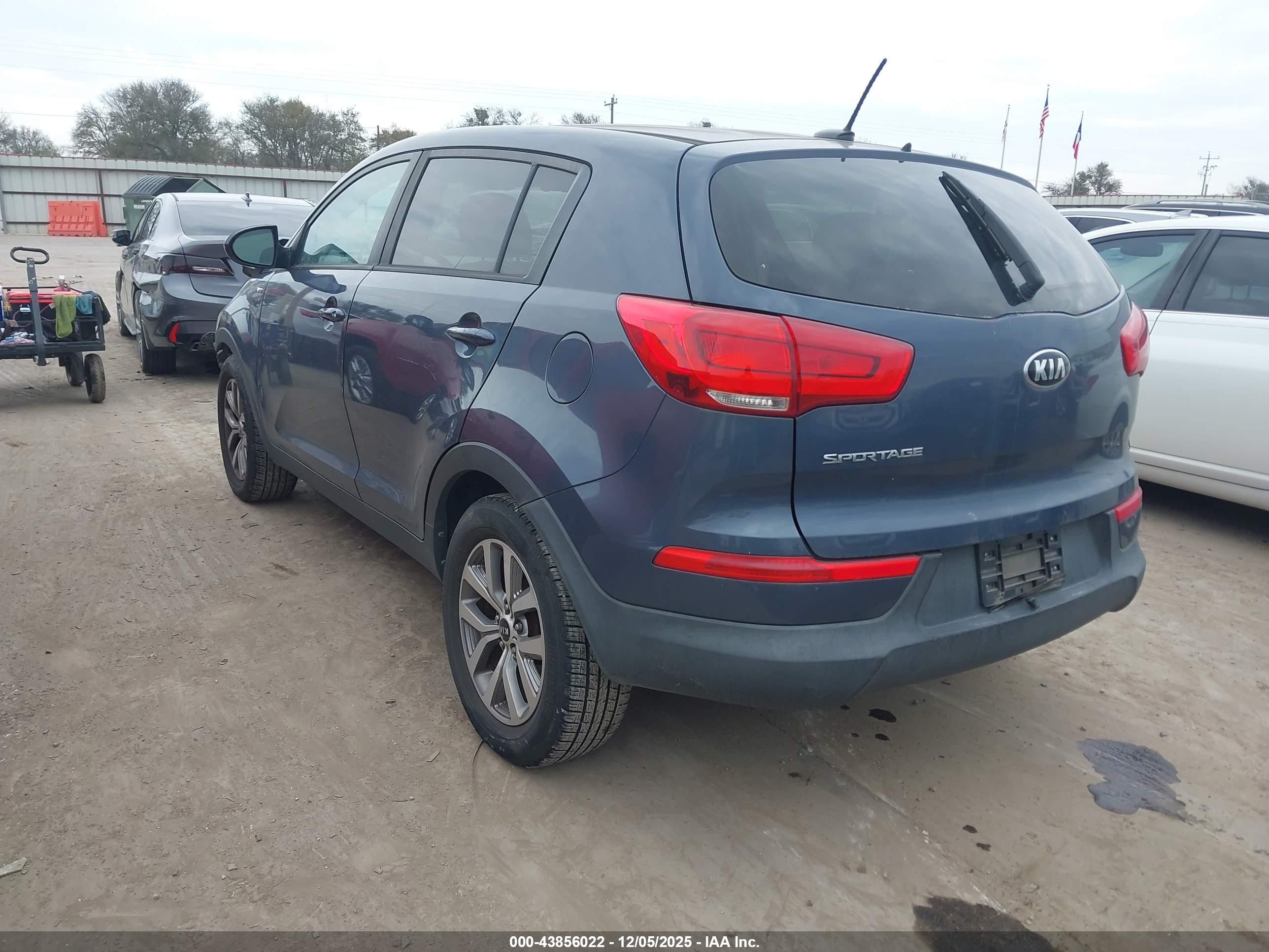 KIA SPORTAGE image 3
