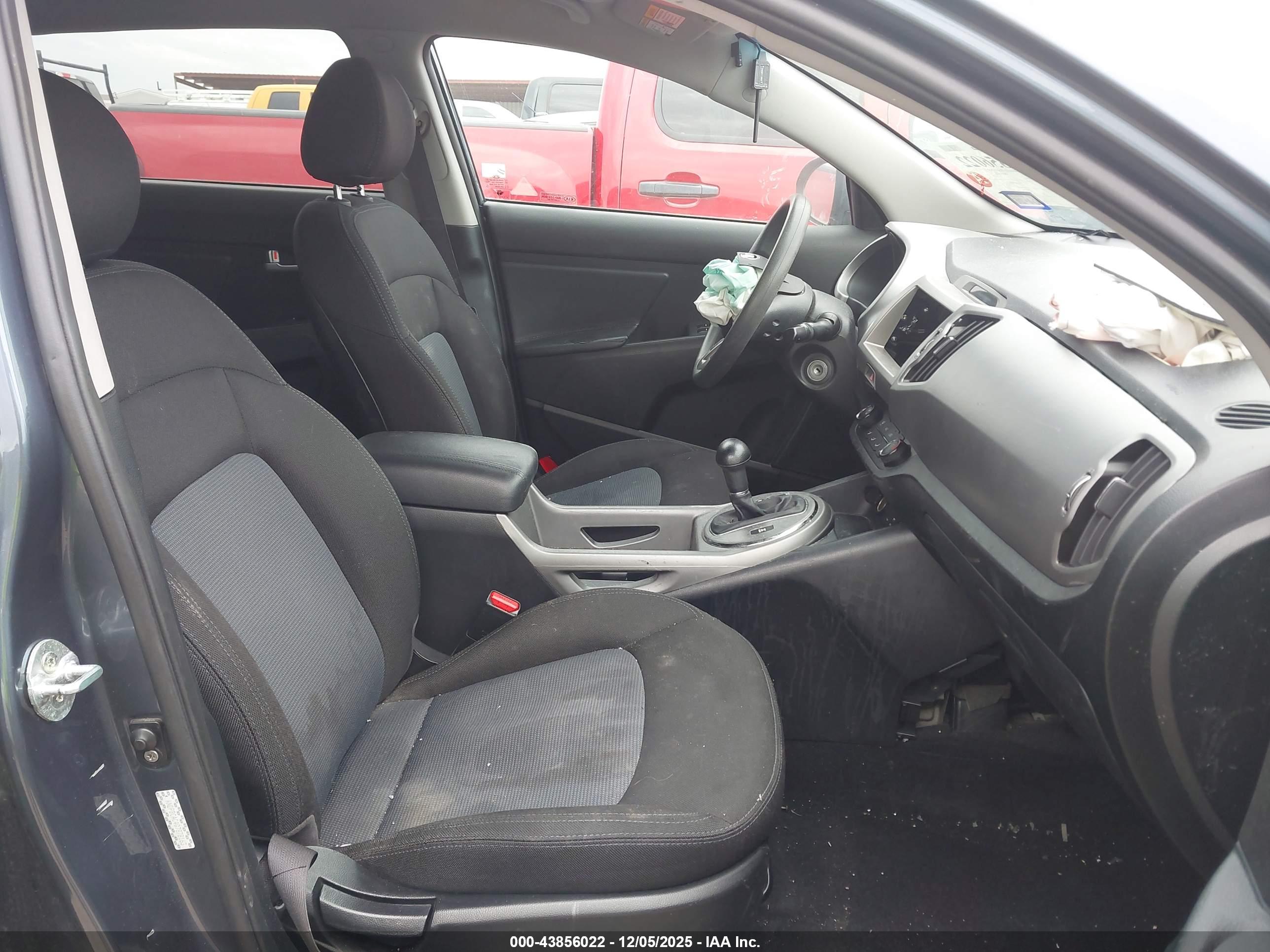 KIA SPORTAGE image 5