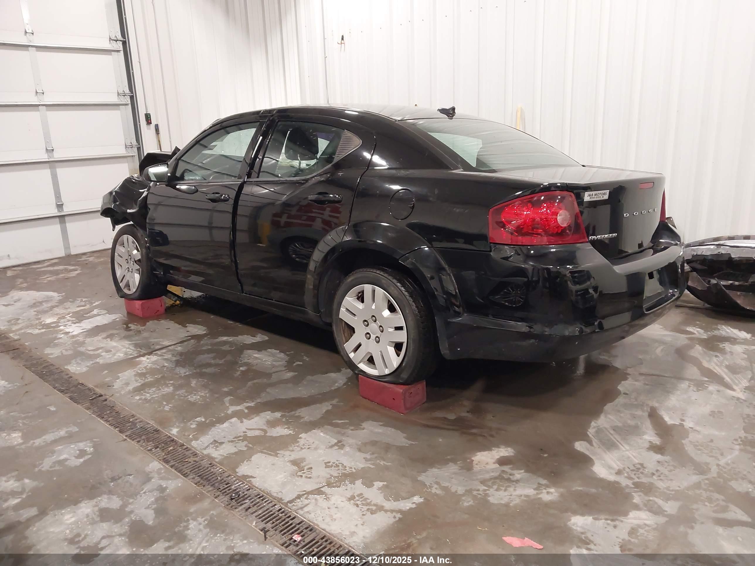 DODGE AVENGER image 3