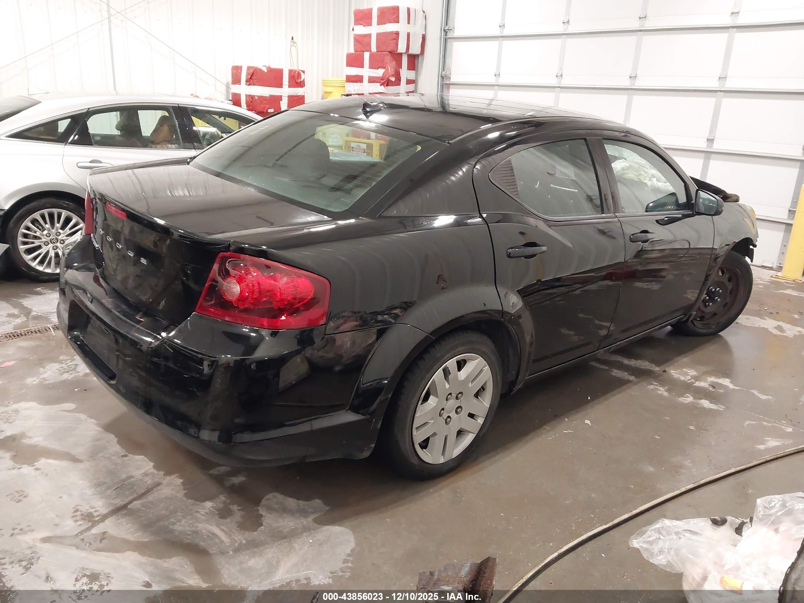 DODGE AVENGER image 4