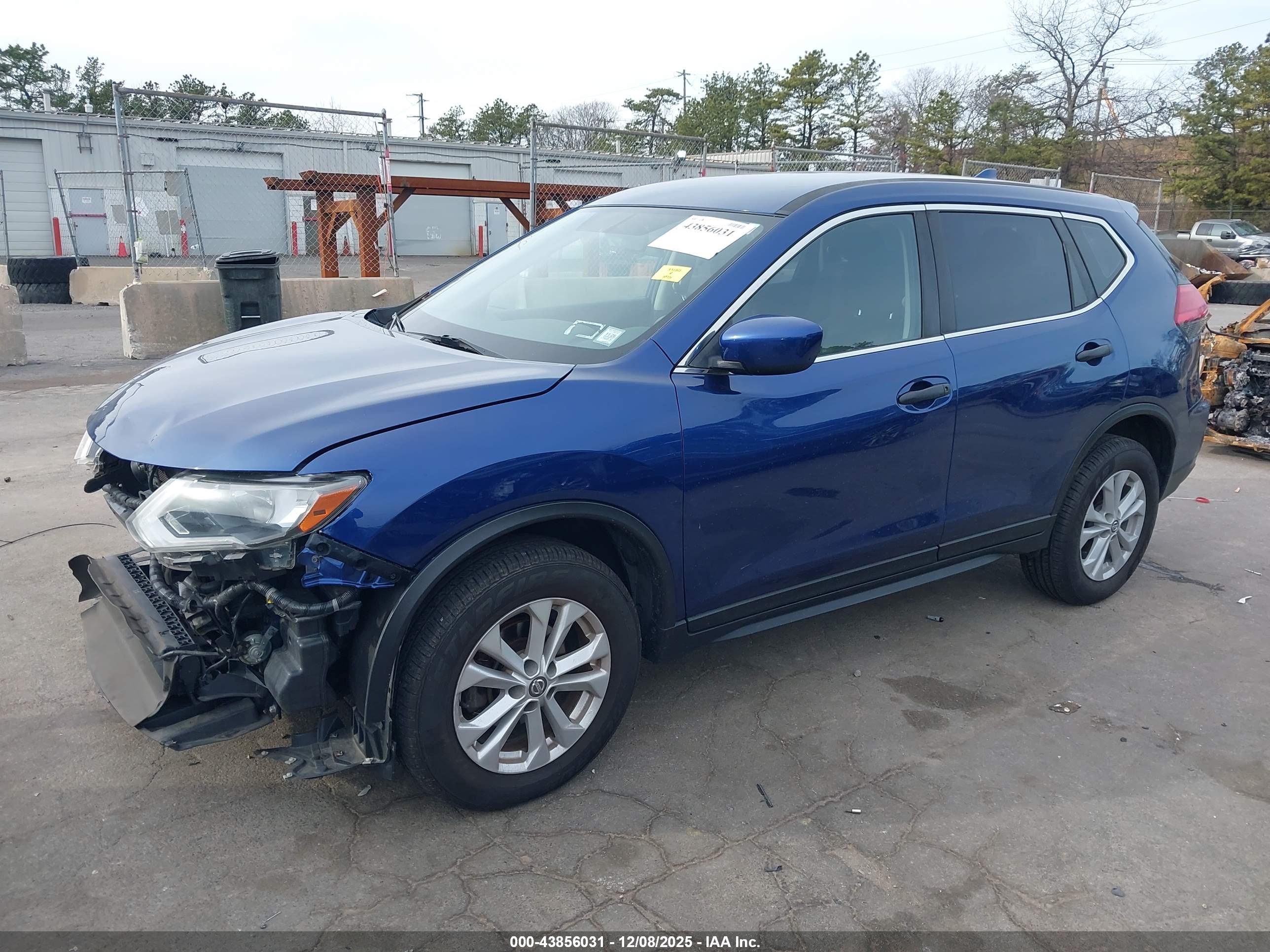 NISSAN ROGUE image 2