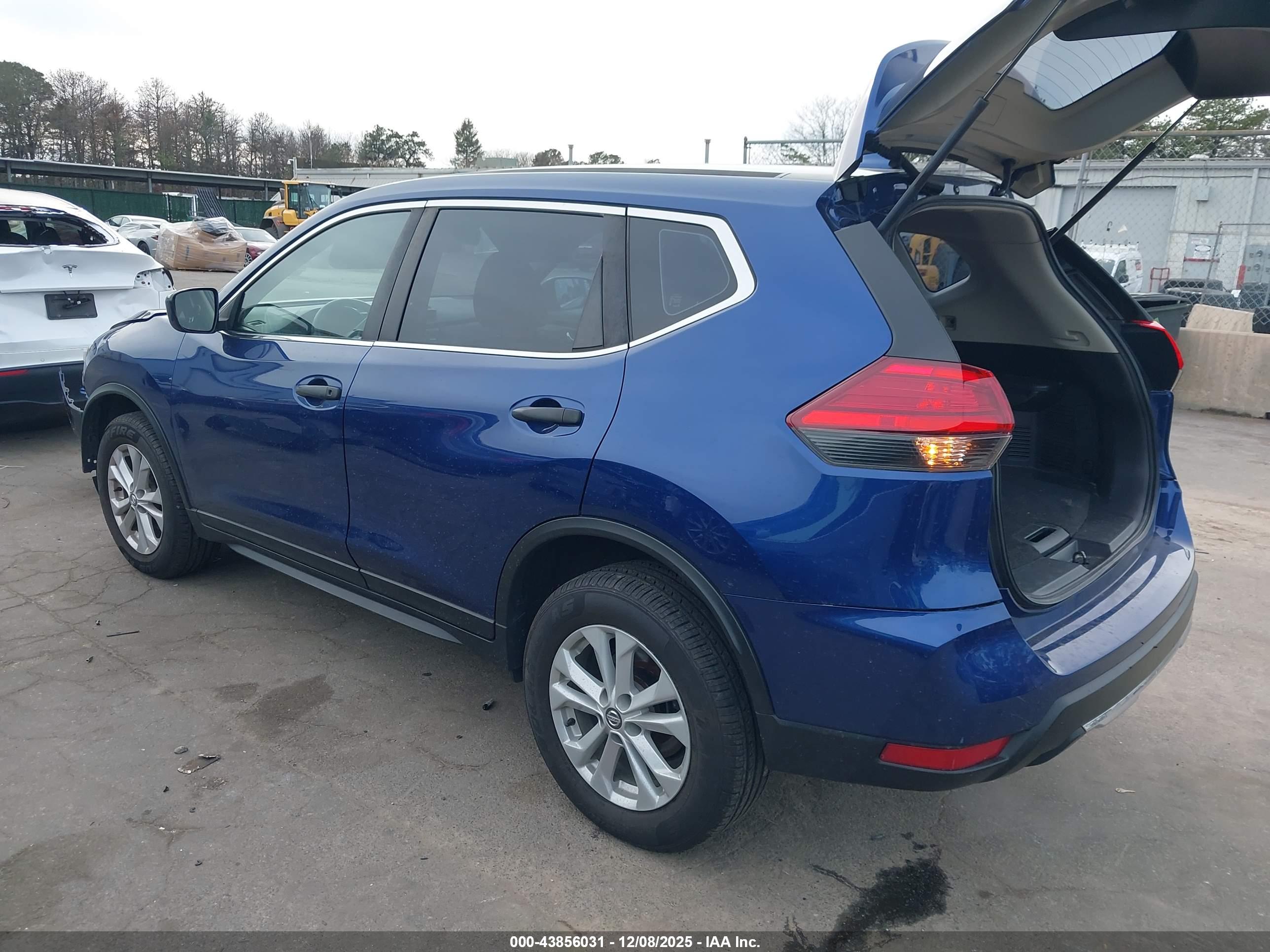 NISSAN ROGUE image 3