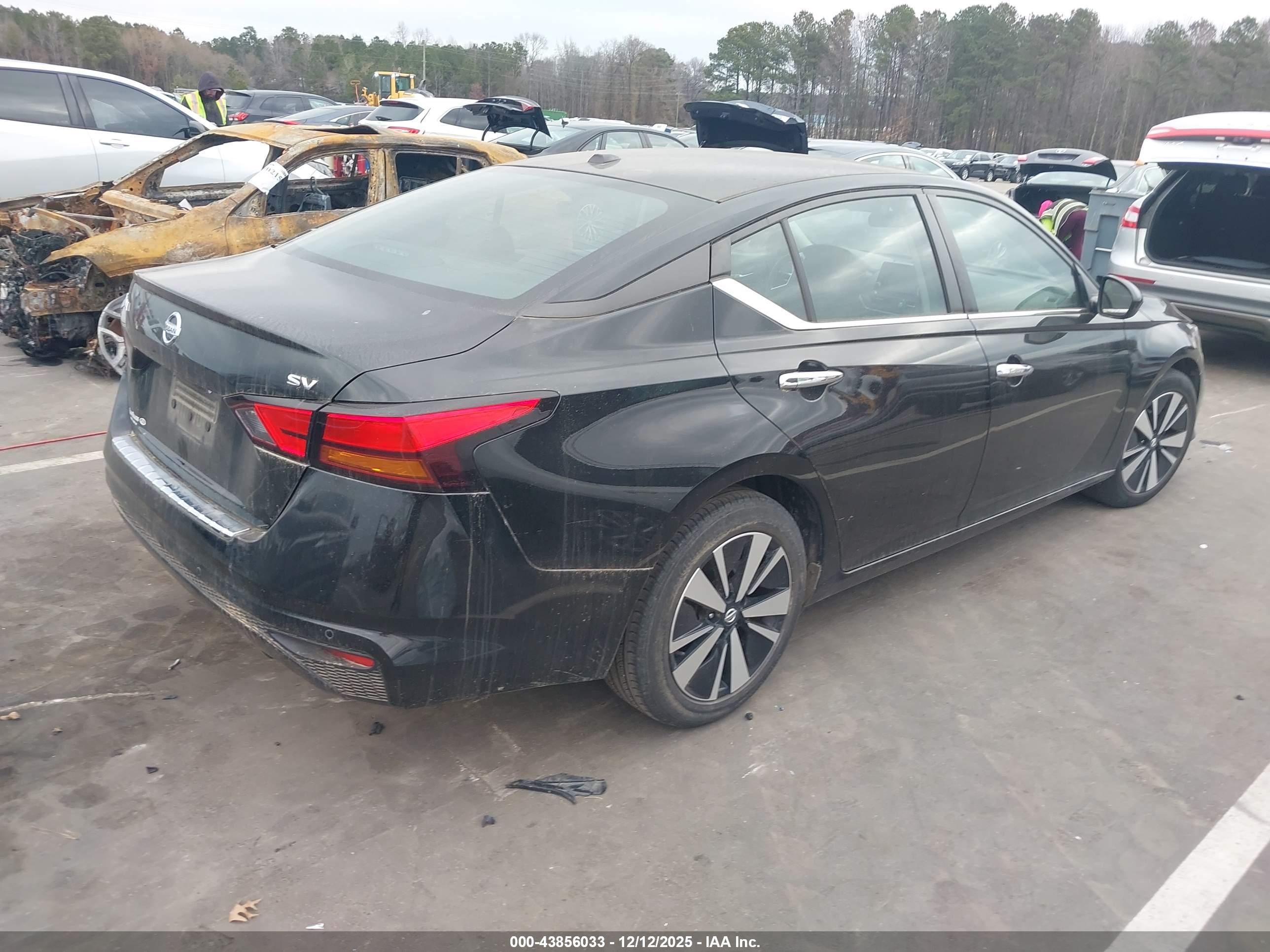 NISSAN ALTIMA image 4