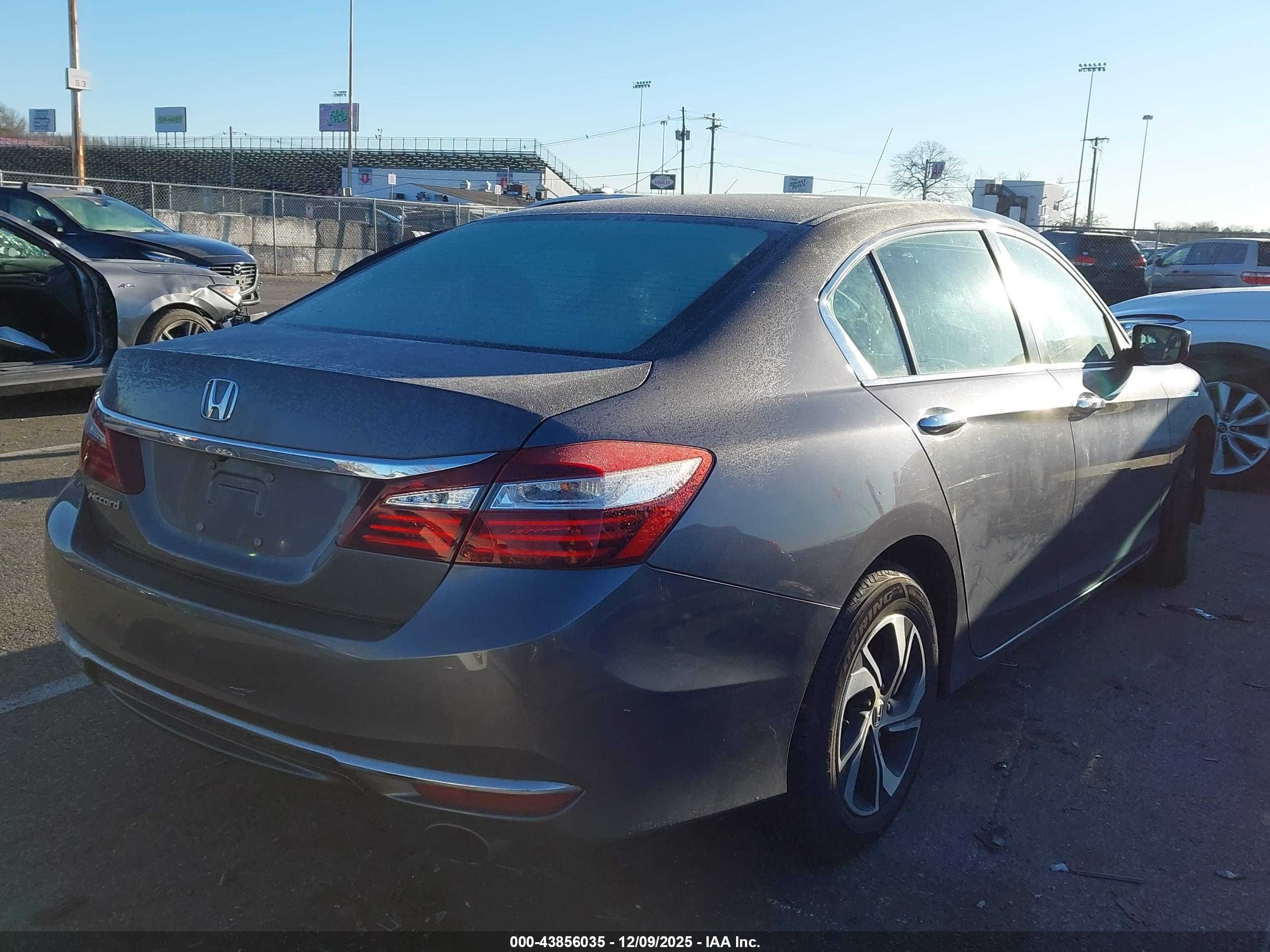 HONDA ACCORD image 4