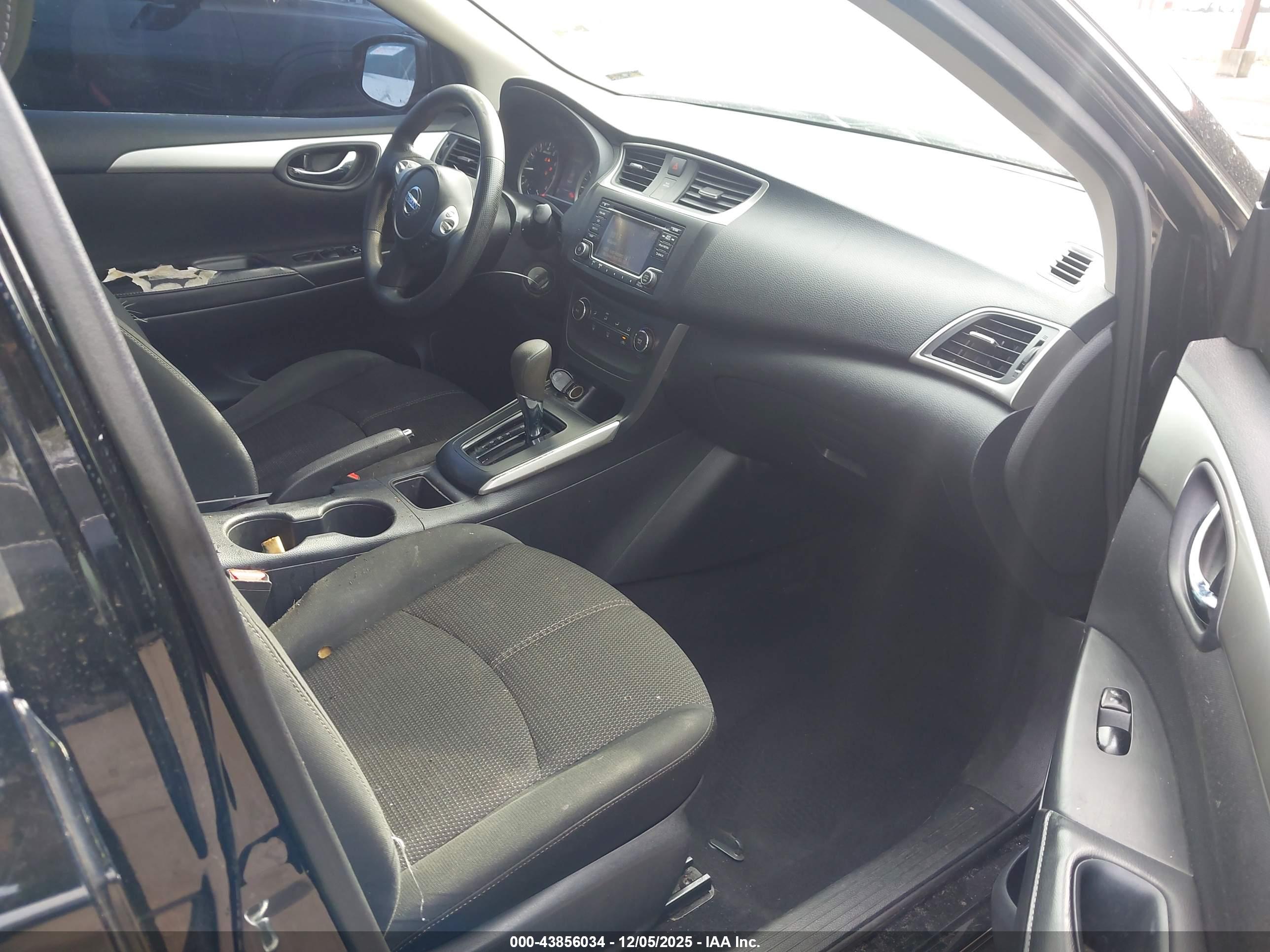 NISSAN SENTRA image 5