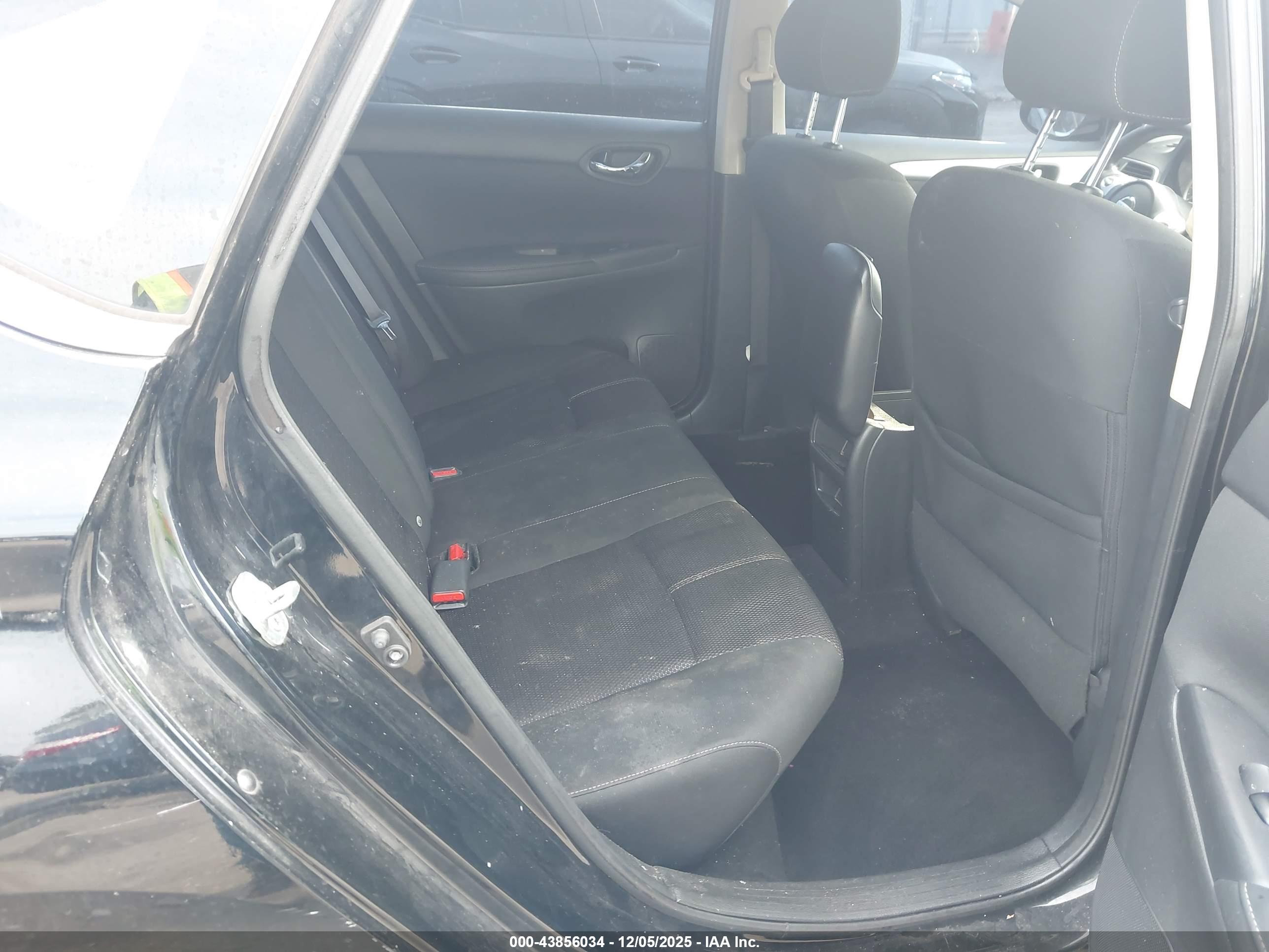 NISSAN SENTRA image 8