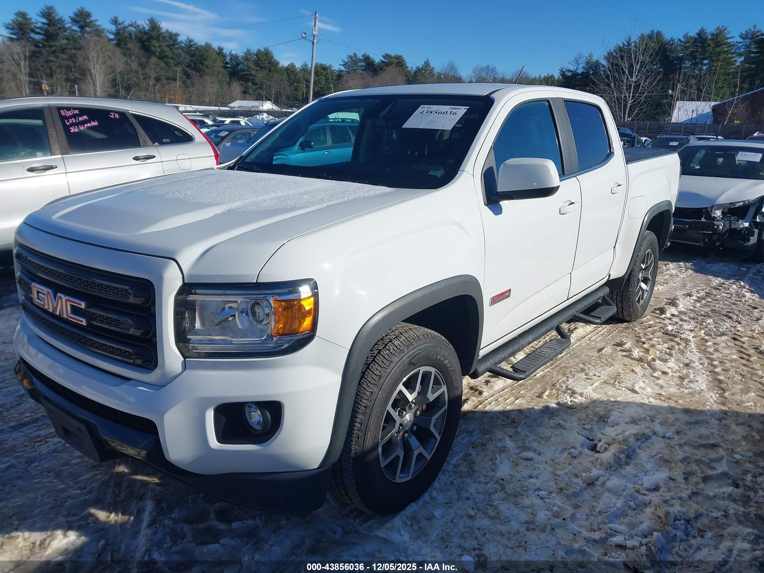 GMC CANYON image 2