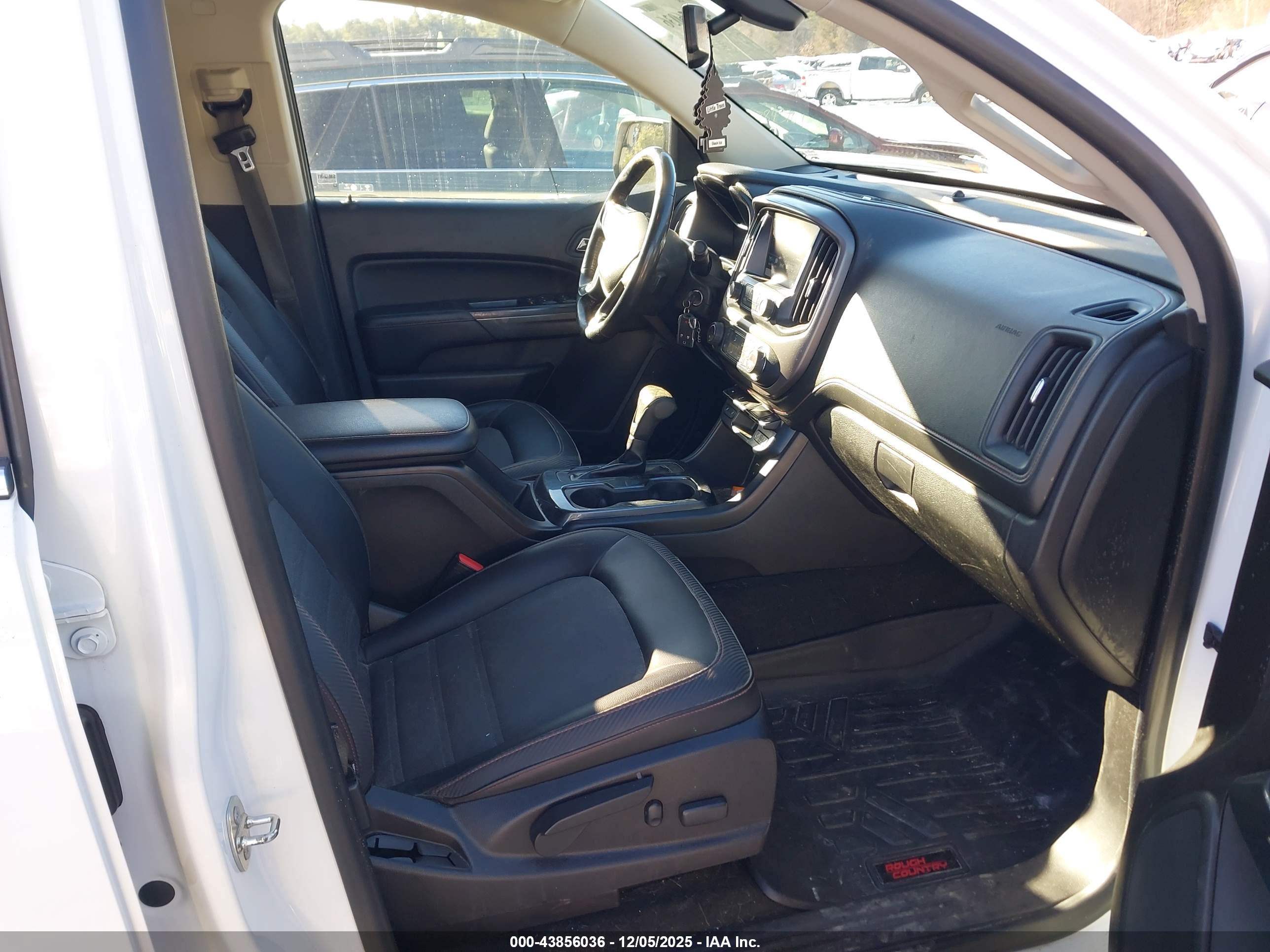 GMC CANYON image 5