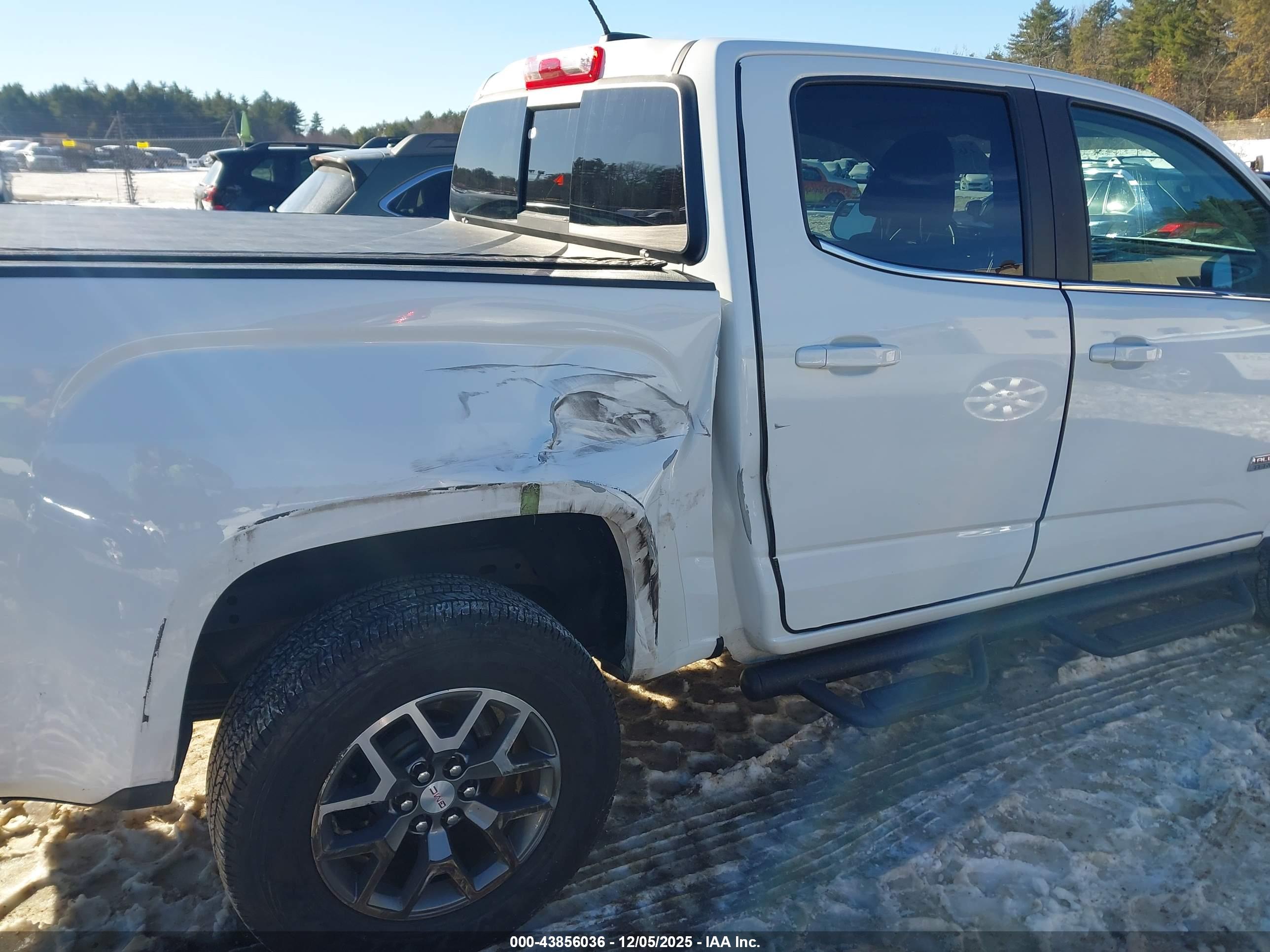 GMC CANYON image 6