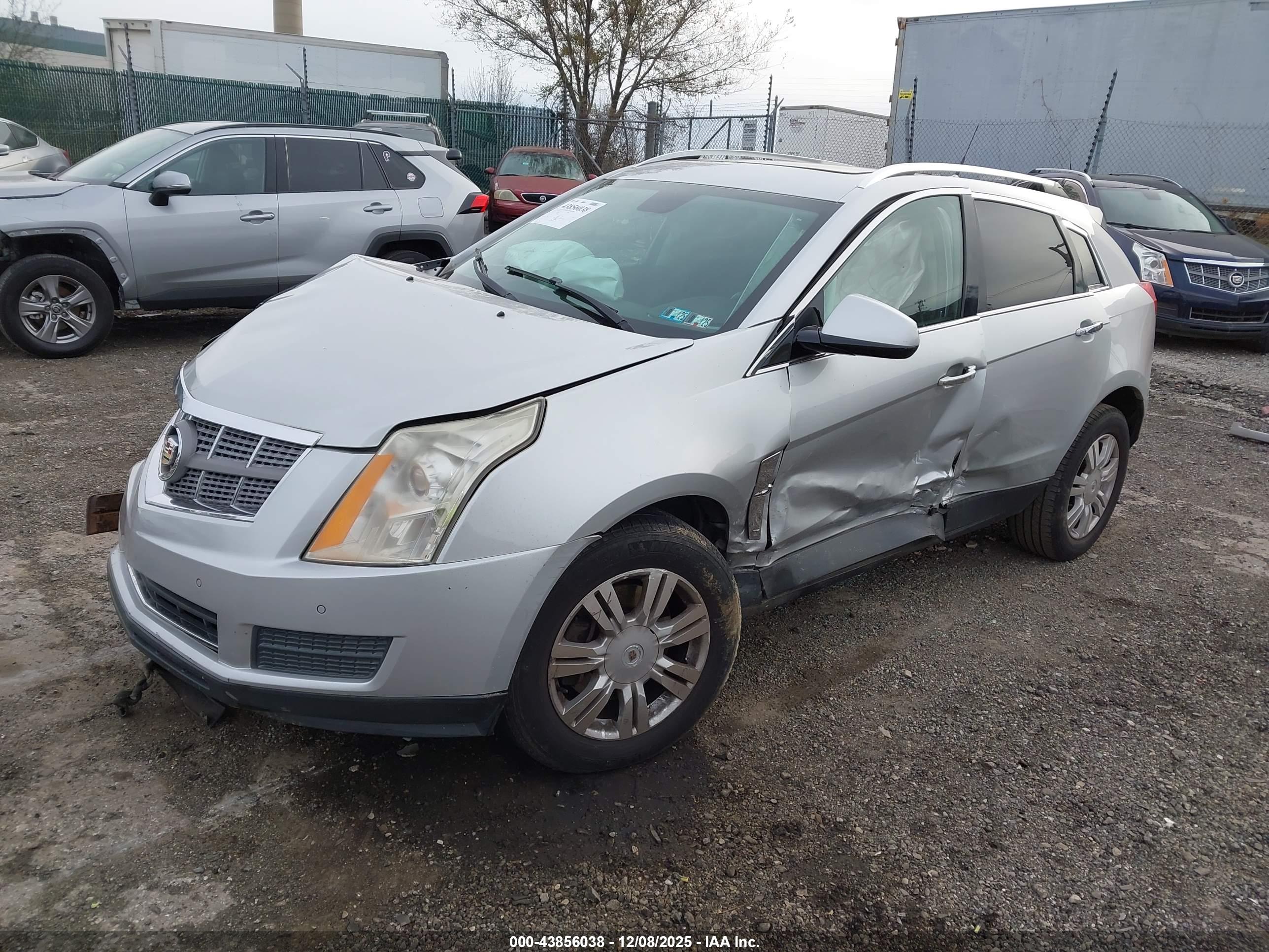 CADILLAC SRX image 2