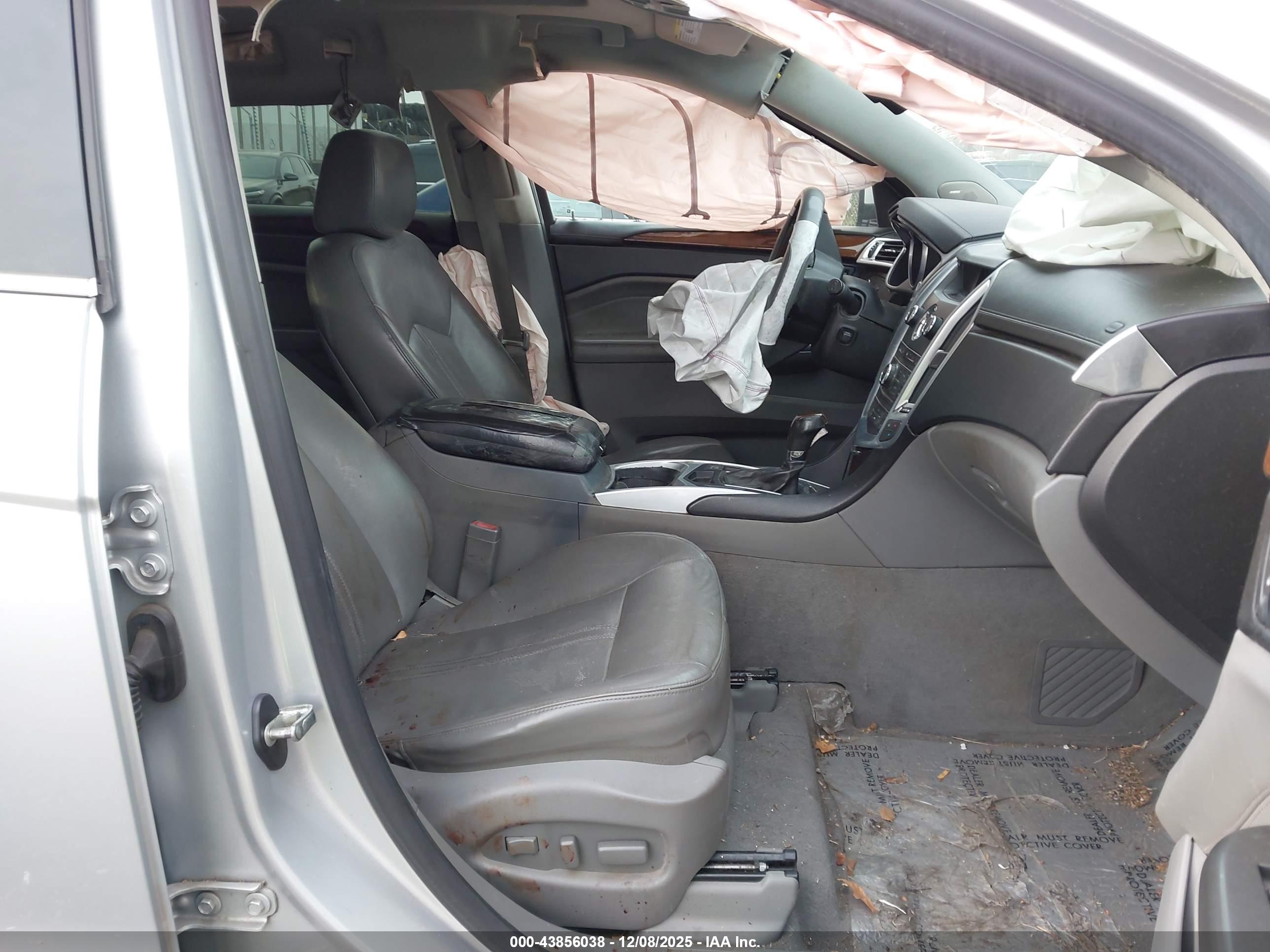 CADILLAC SRX image 5
