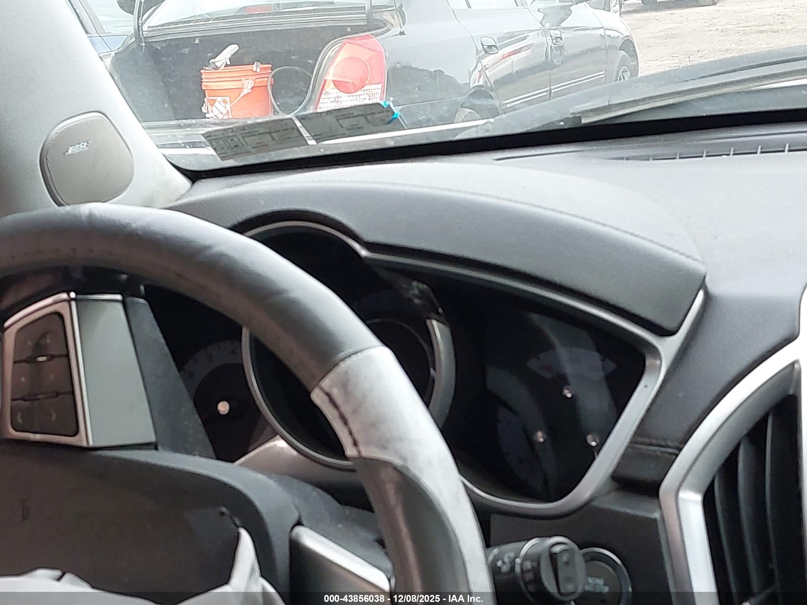 CADILLAC SRX image 7