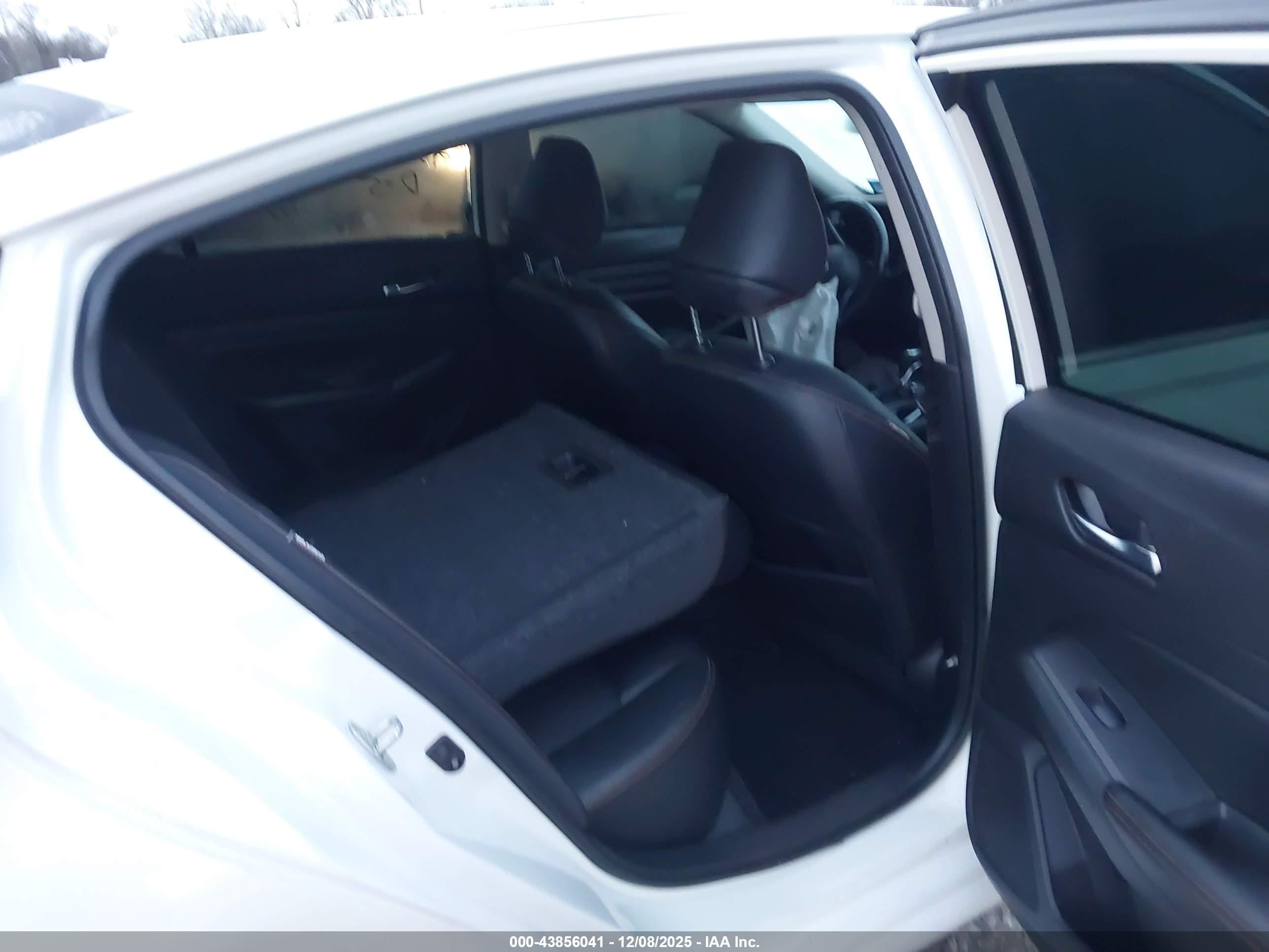 NISSAN ALTIMA image 8