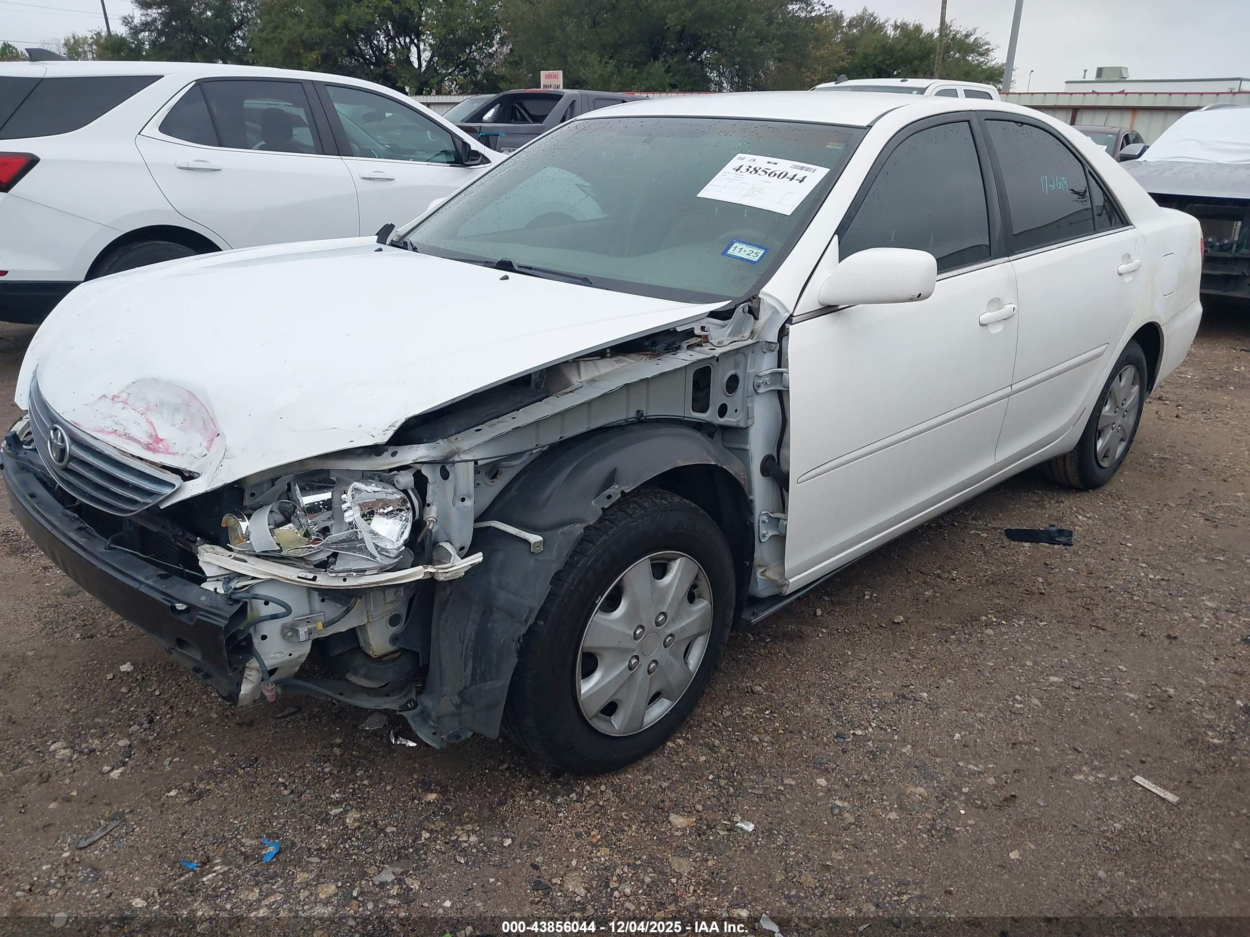 TOYOTA CAMRY image 2