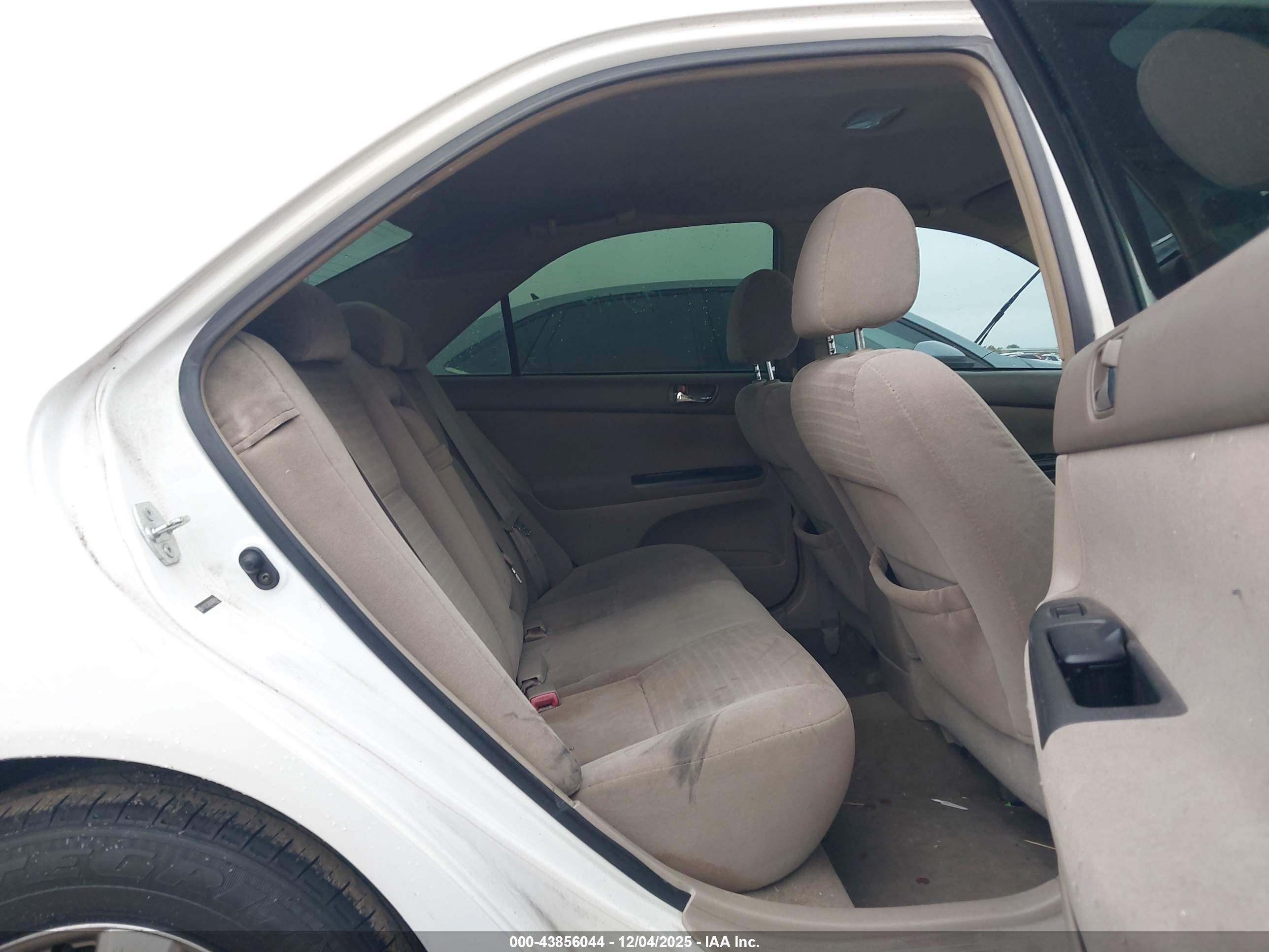 TOYOTA CAMRY image 8
