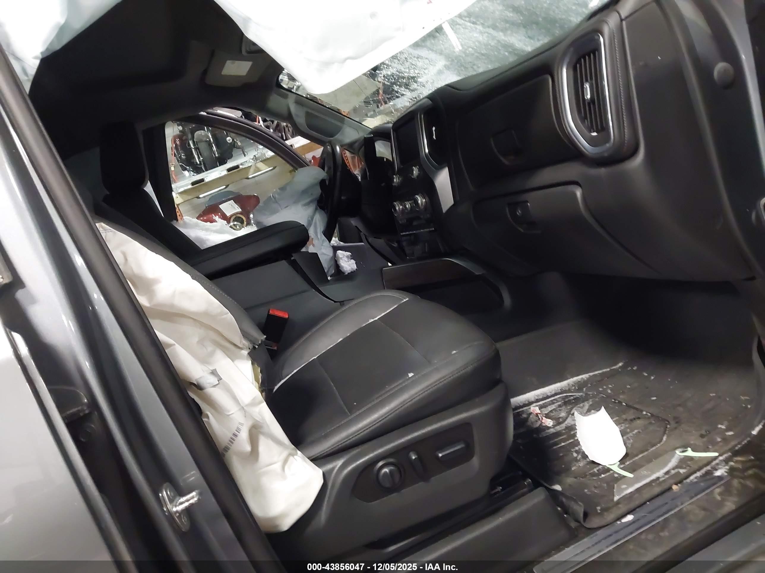 GMC SIERRA image 5