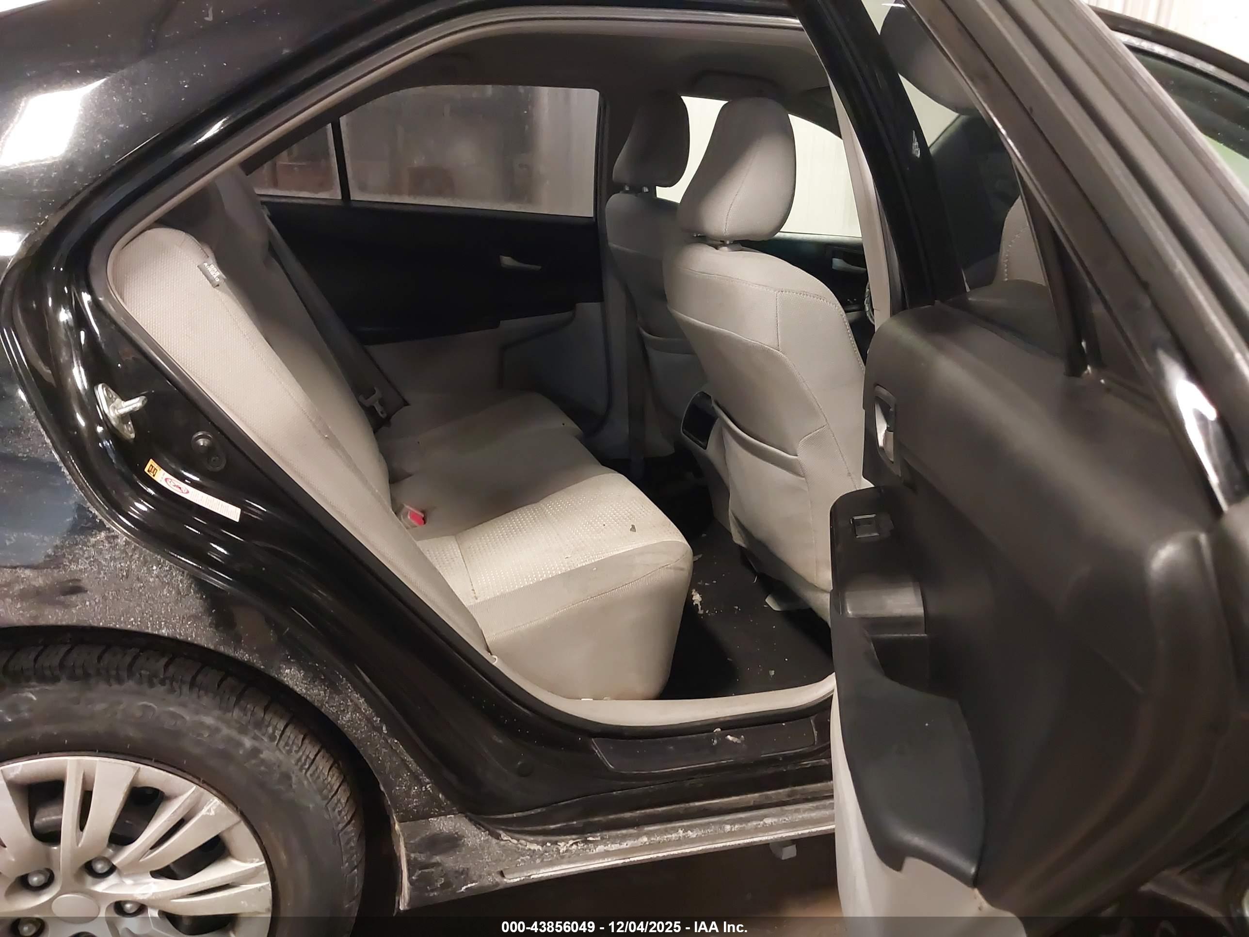 TOYOTA CAMRY image 8