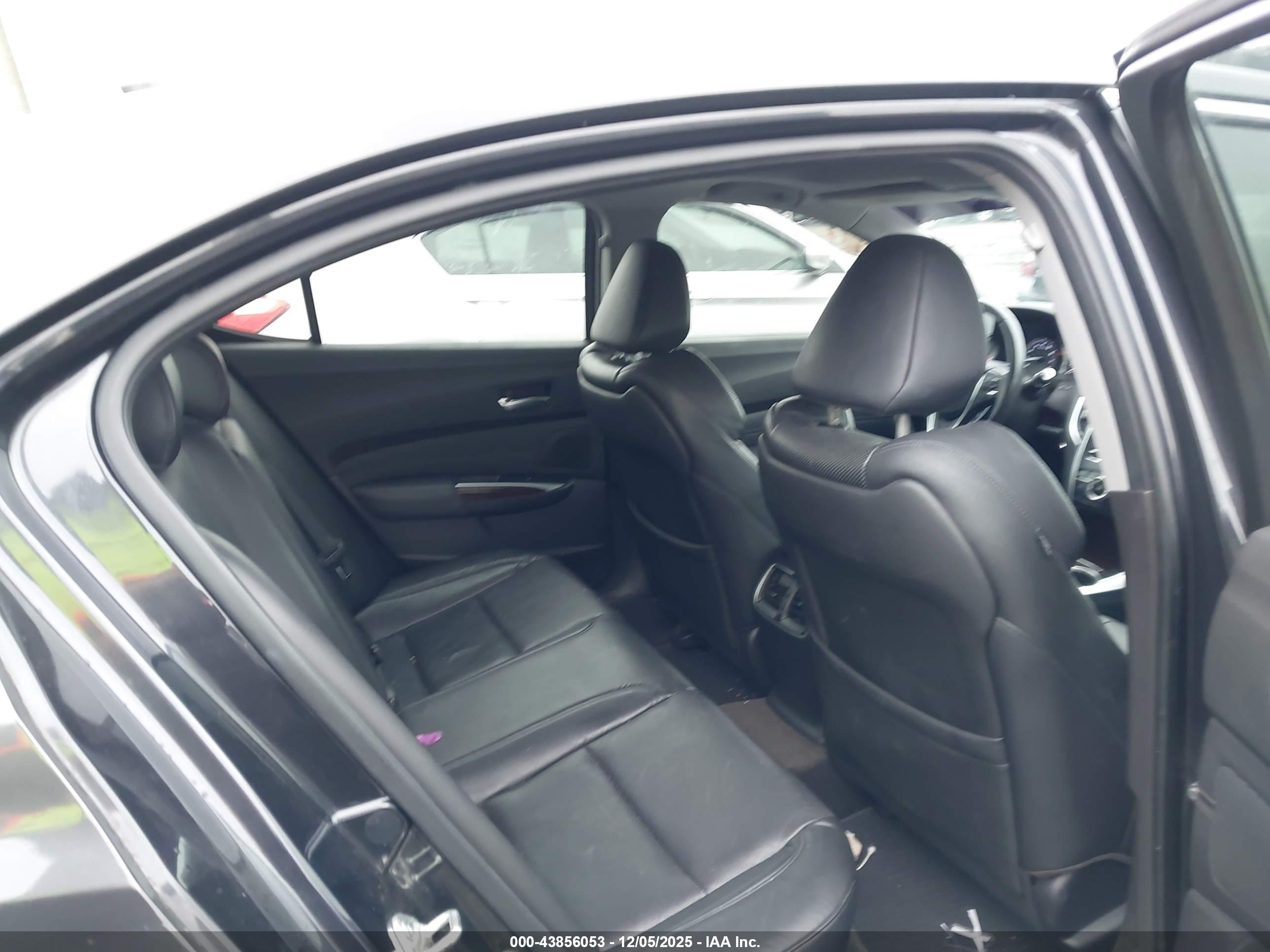 ACURA TLX image 8