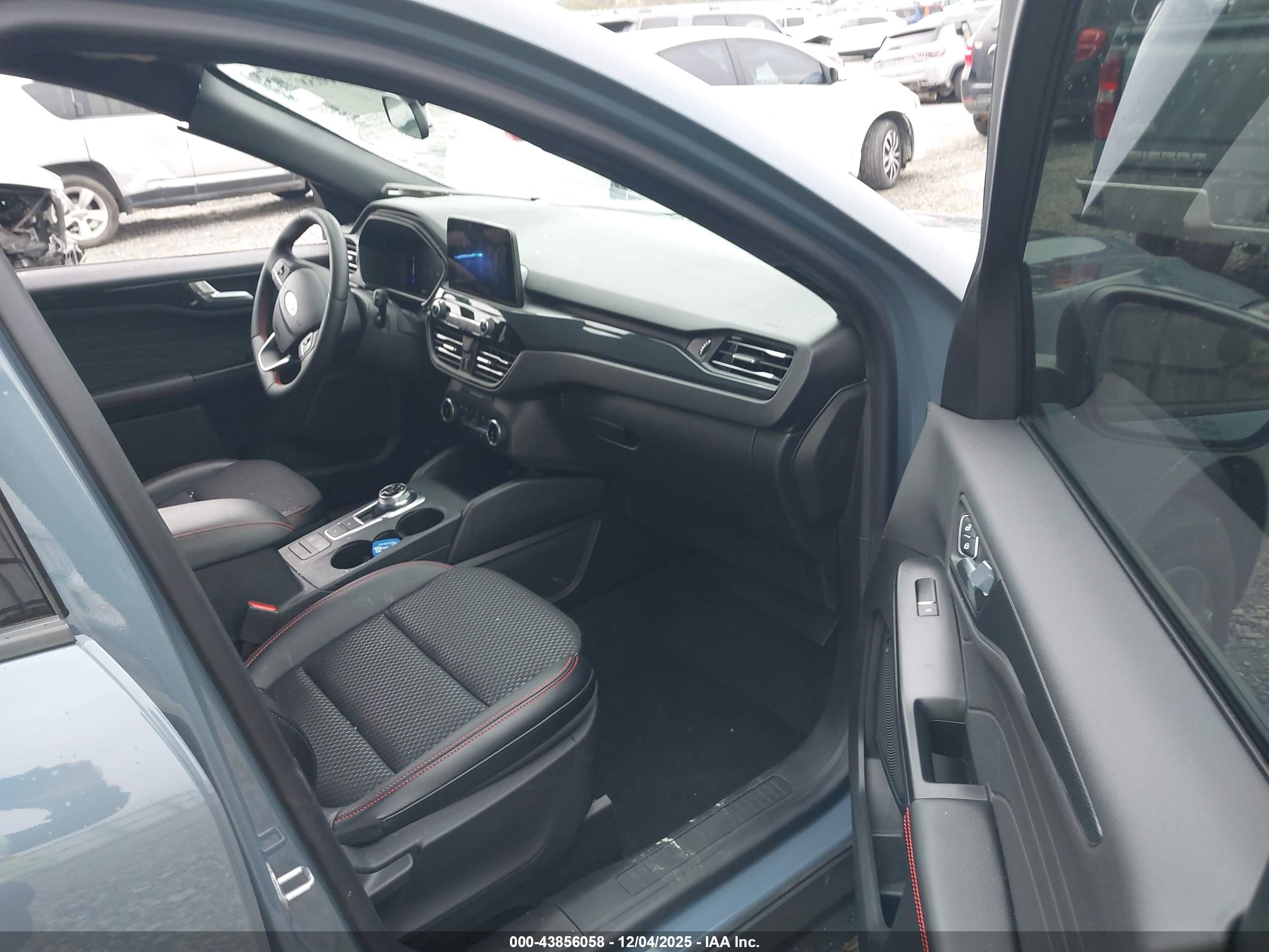 FORD ESCAPE image 5