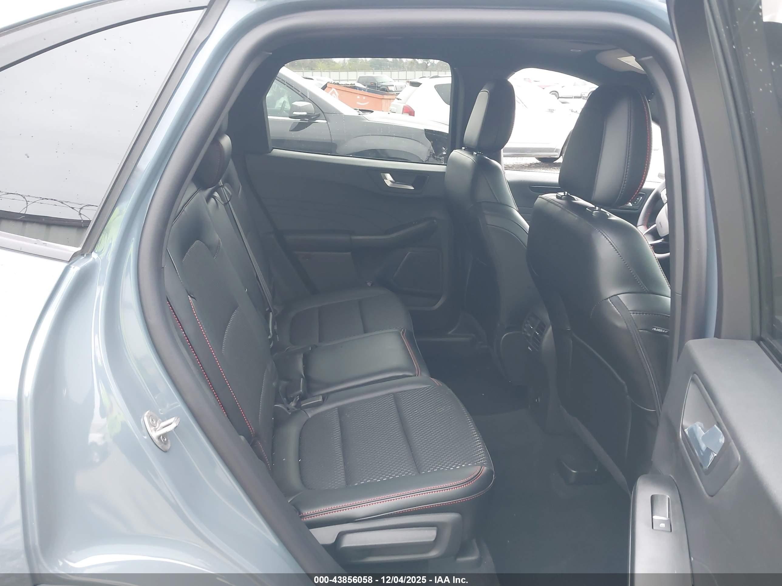 FORD ESCAPE image 8