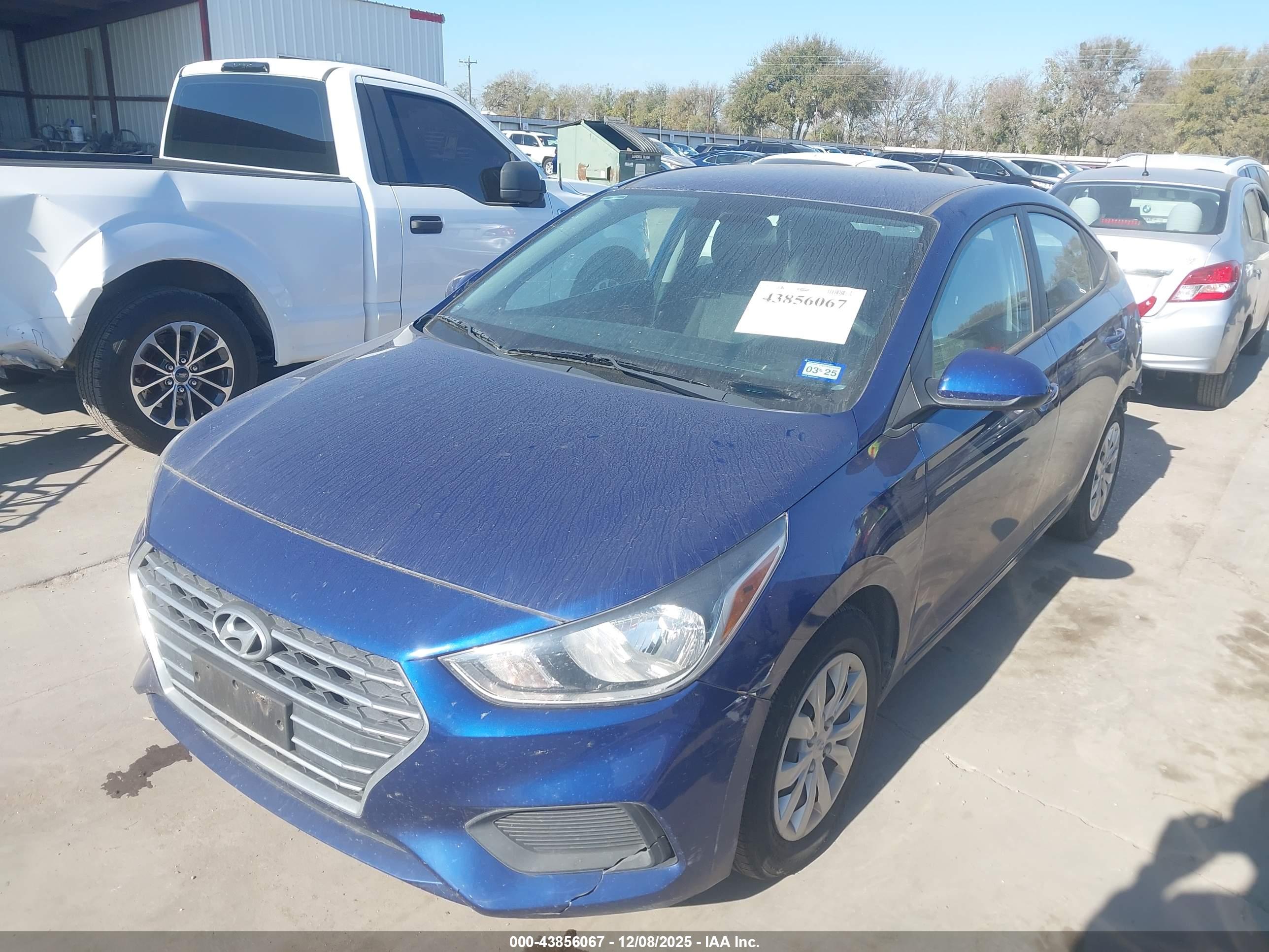 HYUNDAI ACCENT image 2