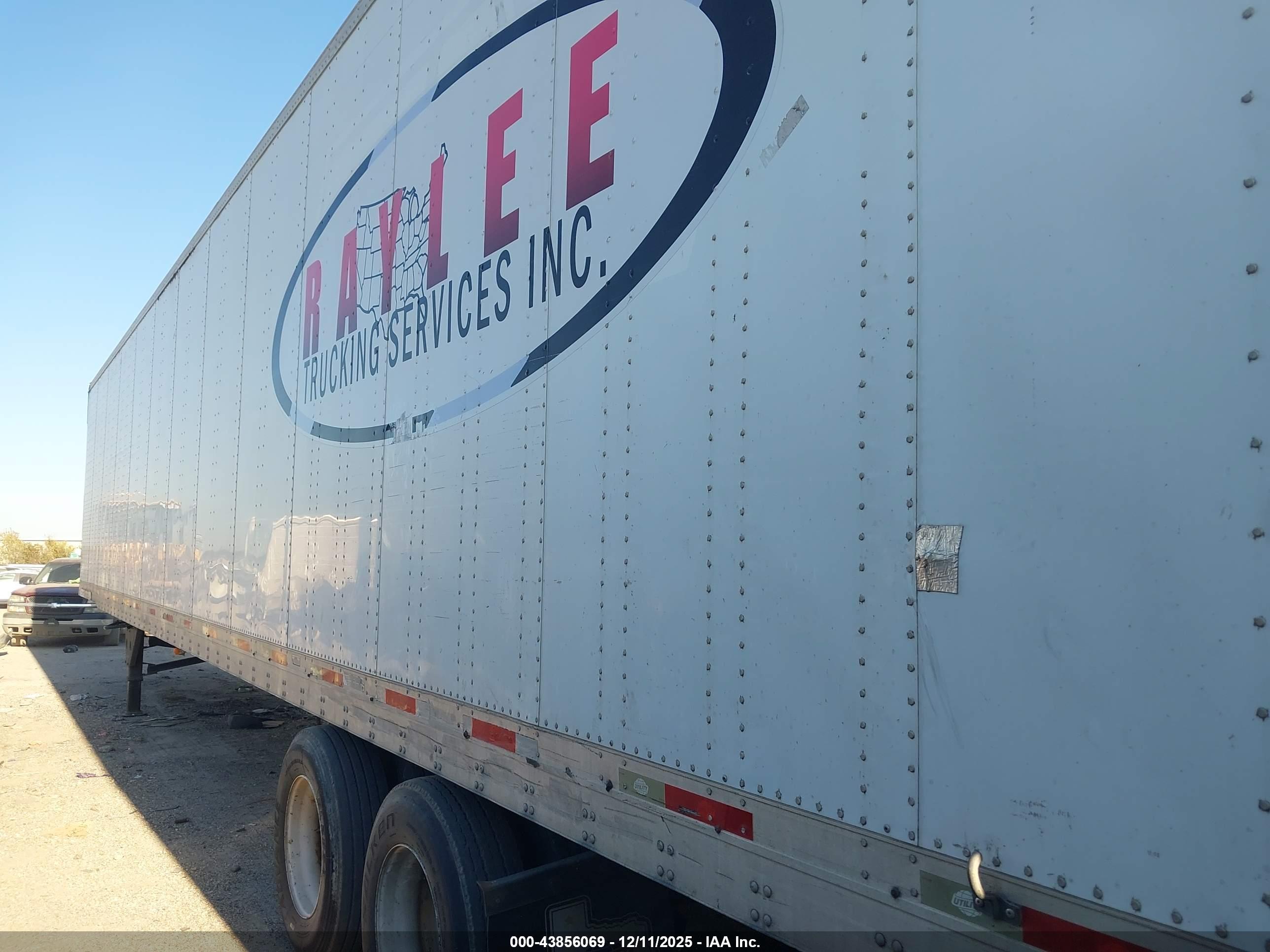 UTILITY TRAILER image 3