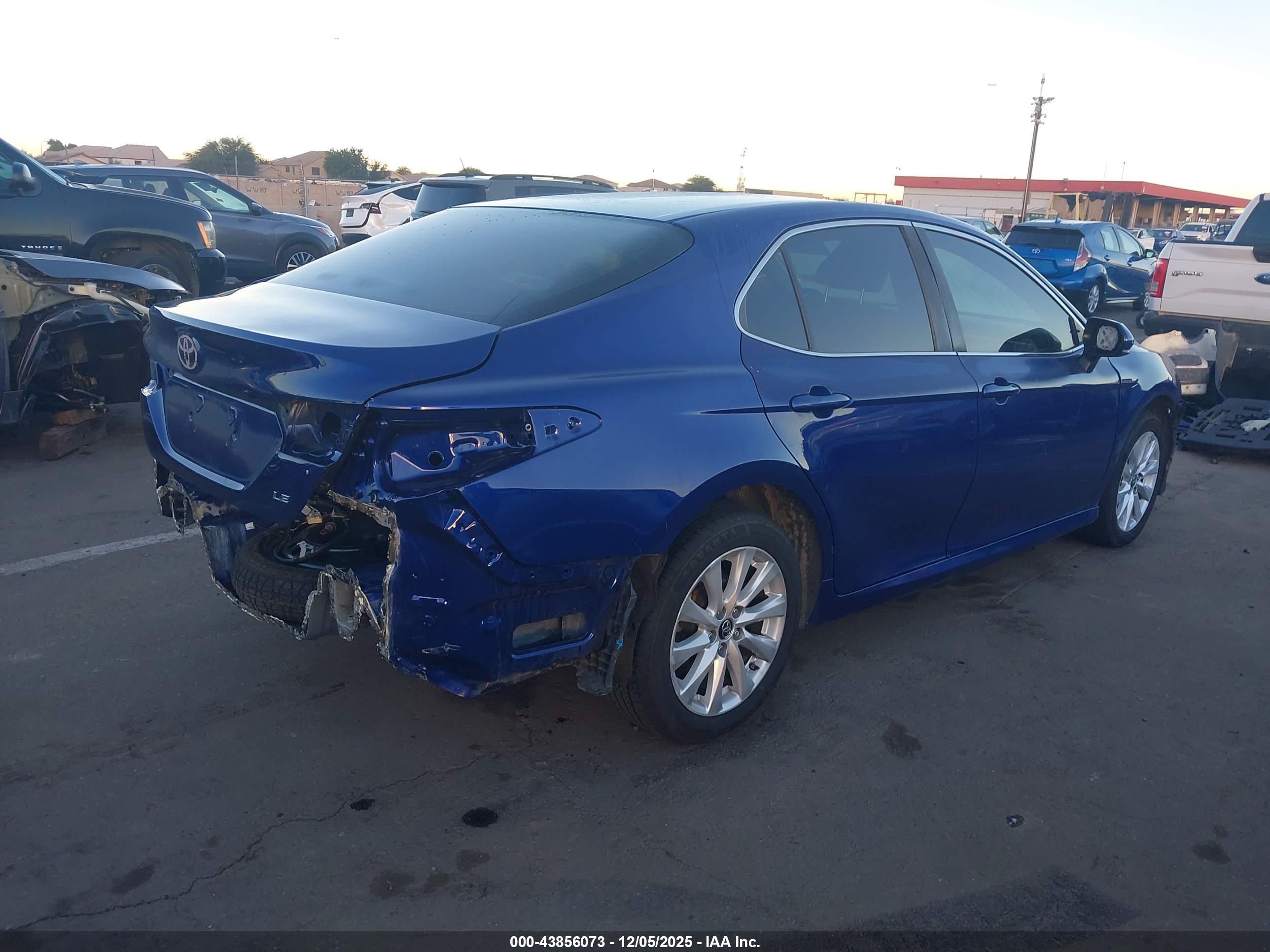TOYOTA CAMRY image 4